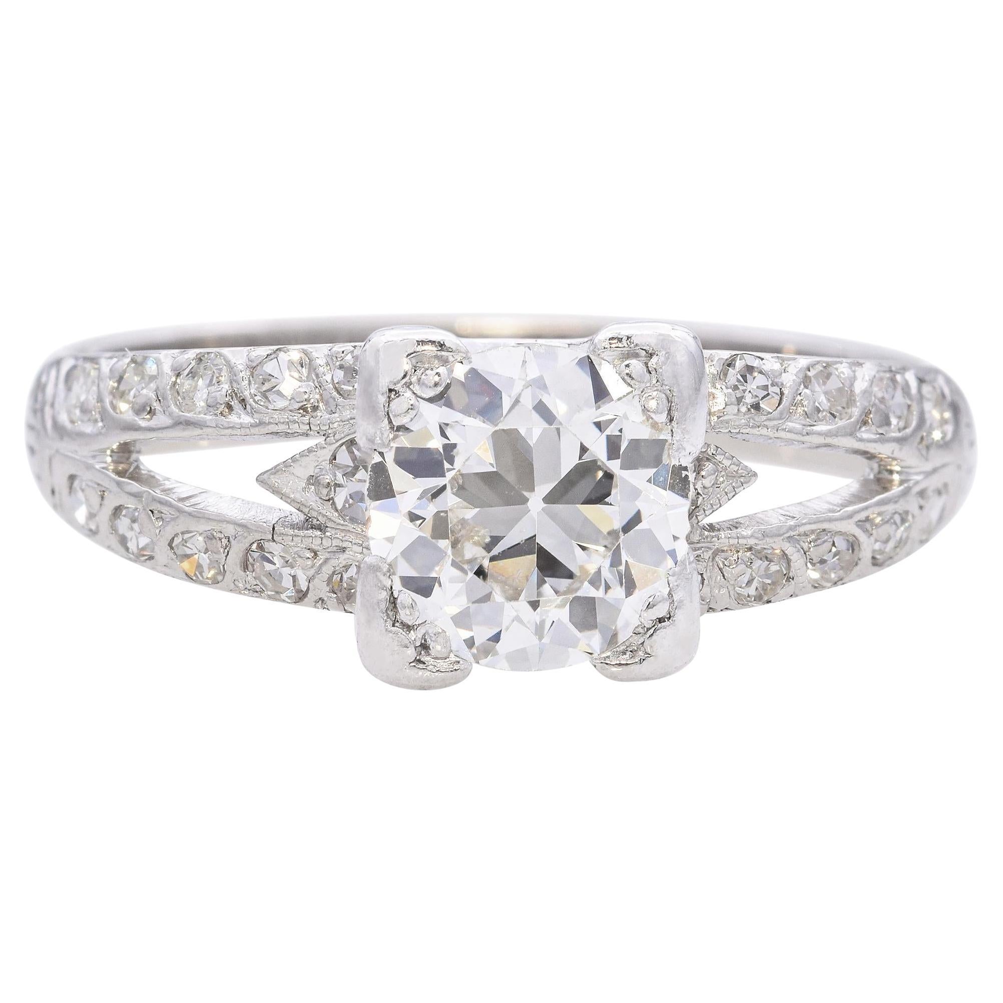 Anillo de compromiso vintage de platino con diamantes talla brillante de 1,01 ct