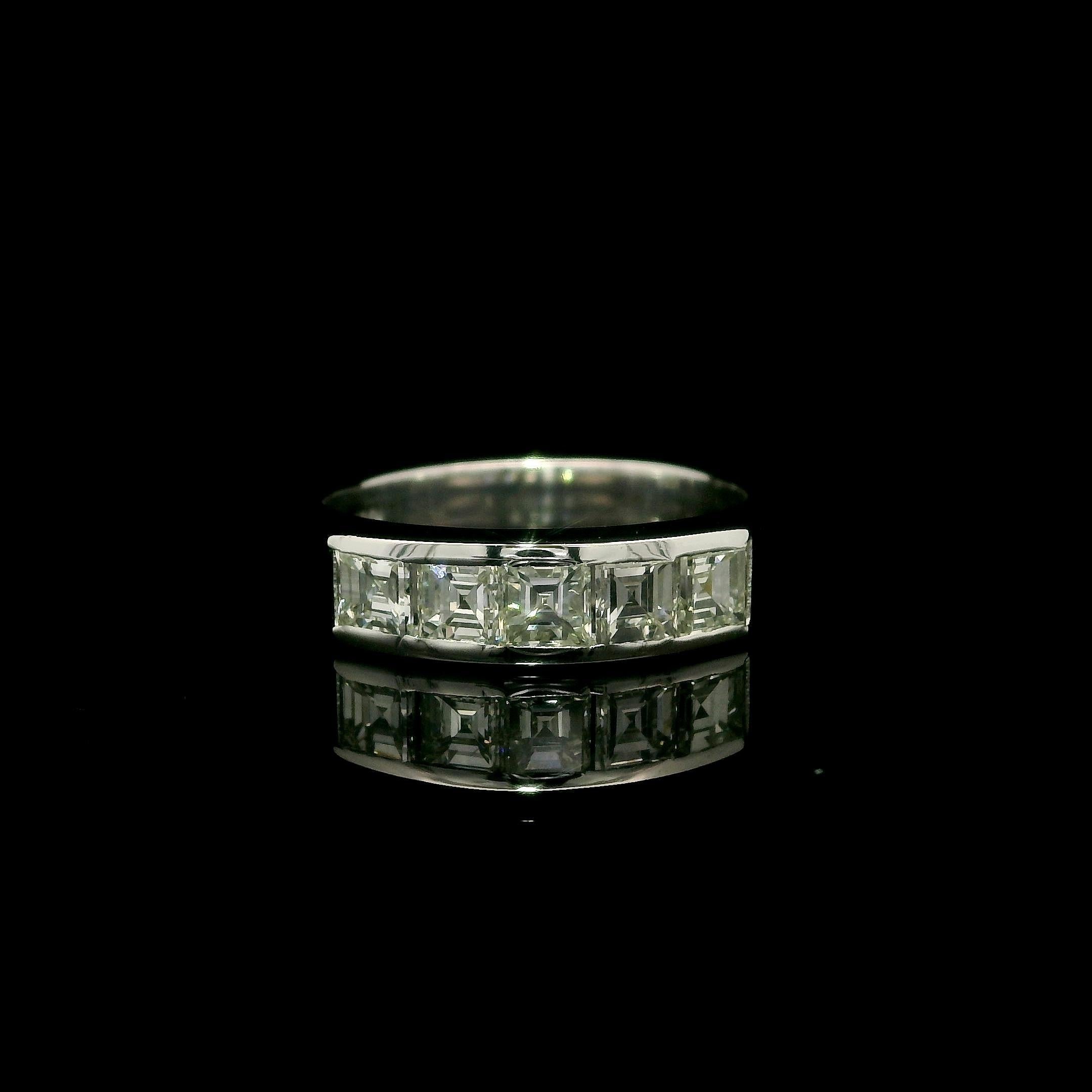 Women's Vintage Platinum 1.01ct Square Step Carre Cut Channel Diamond 5 Stone Band Ring