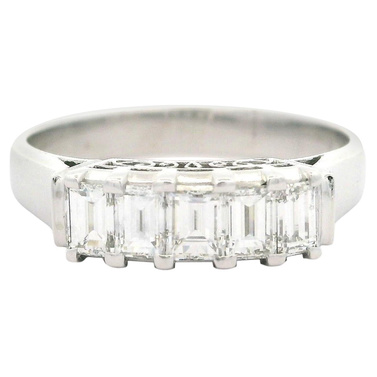 Vintage Platin 1,01 Karatw 5 Smaragdschliff VS F Diamant Stapelbarer Ring