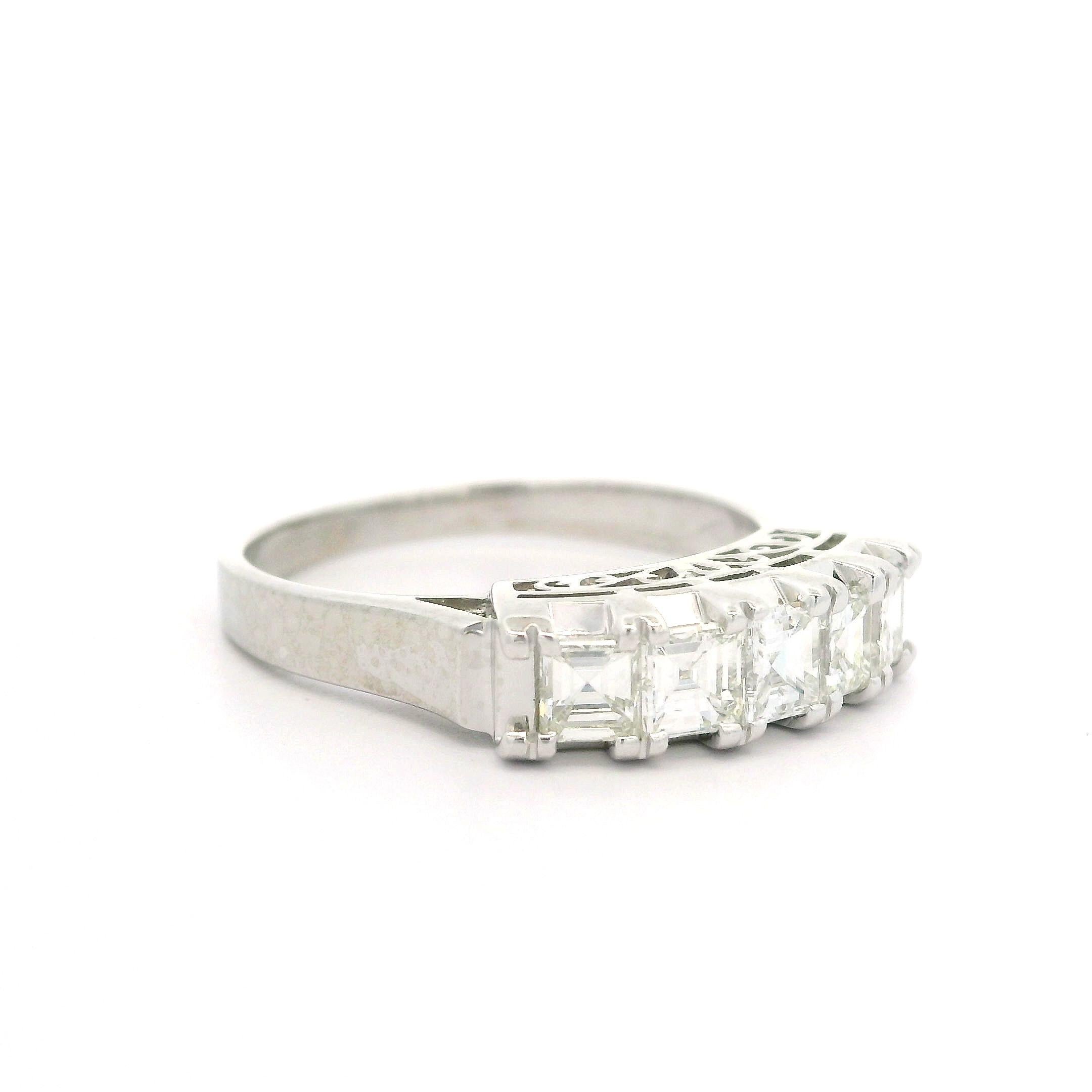 Donna Anello vintage in platino 1,01ctw Carre Square Step Diamond 5 Stone Open Work Band in vendita