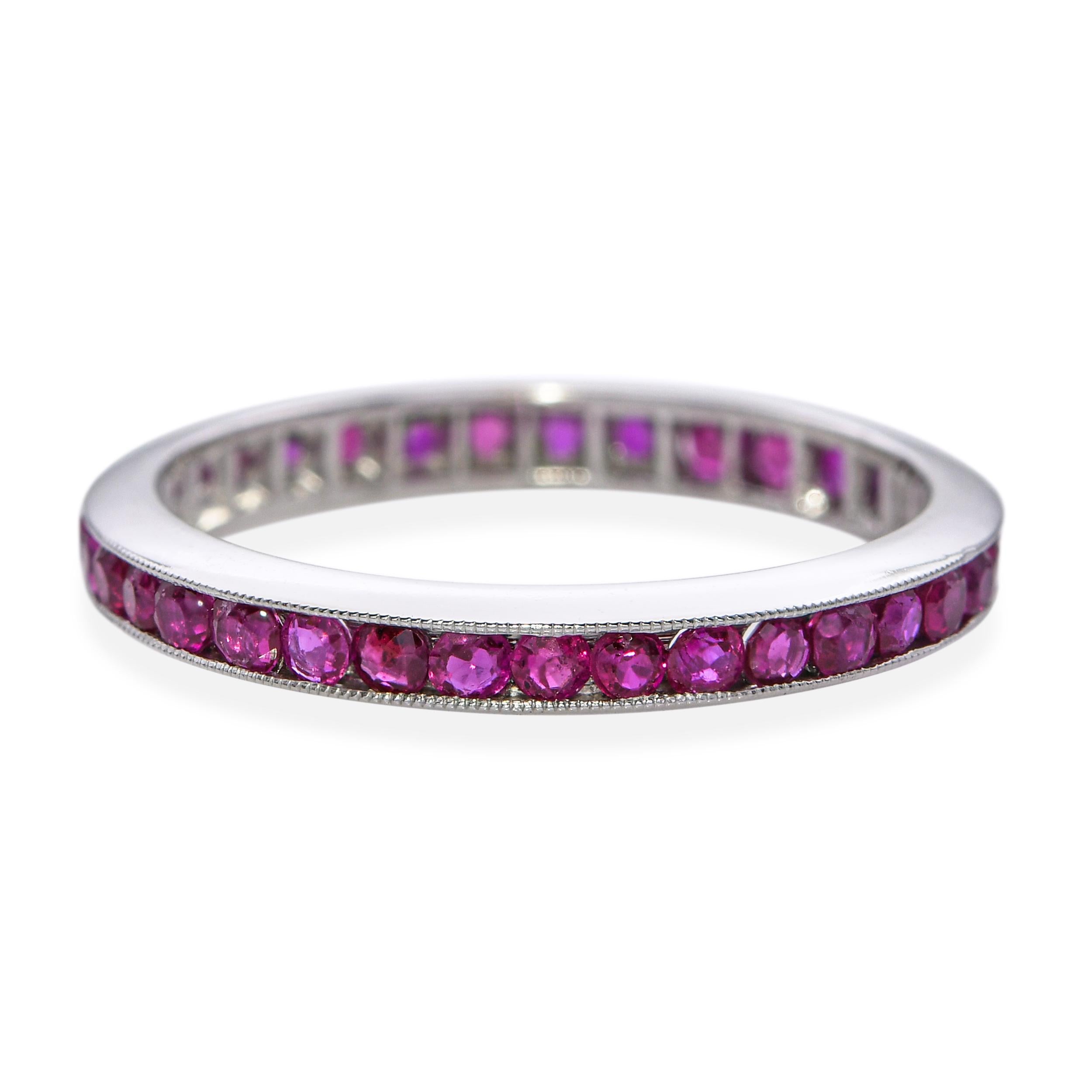 Bracelet éternel vintage en platine 1.05tcw Ruby Channel Set Unisexe en vente