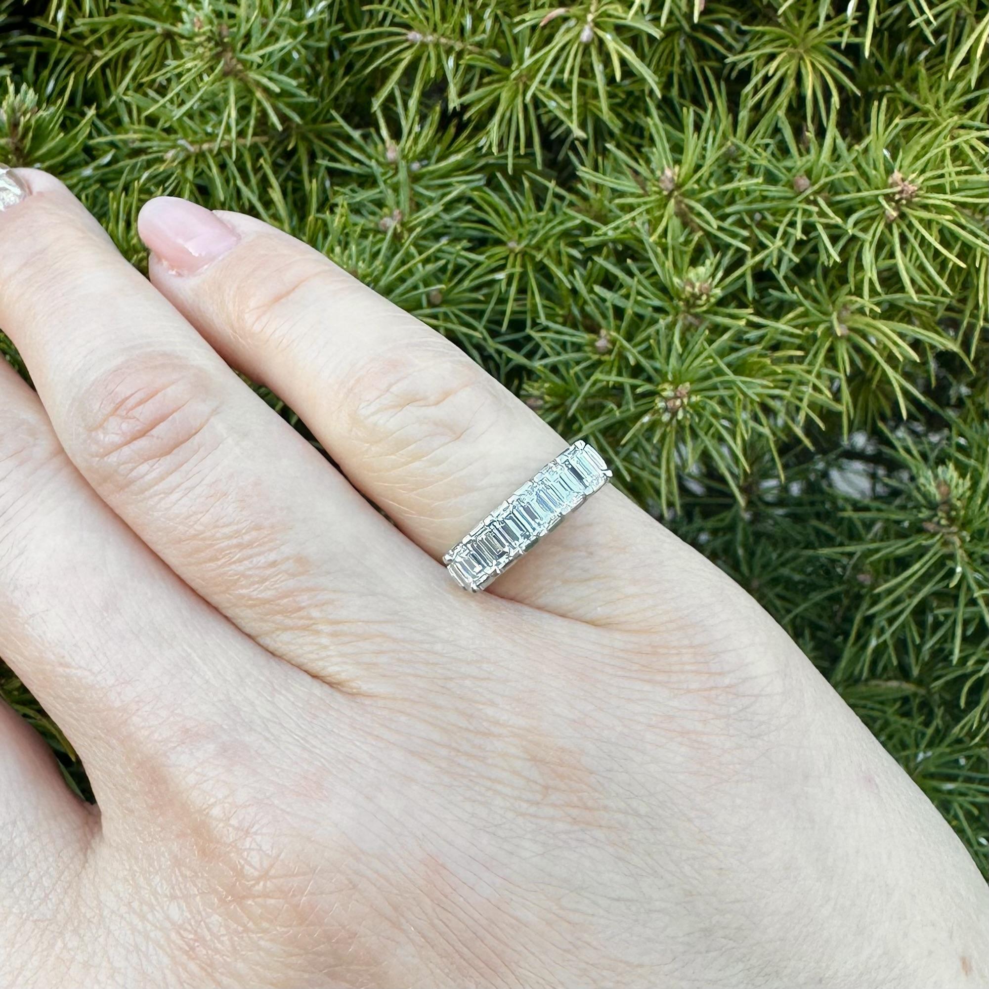 Vintage Platinum 1.0ctw Carrs Step Cut Diamond High Profile Band Ring Größe 5 im Angebot 7