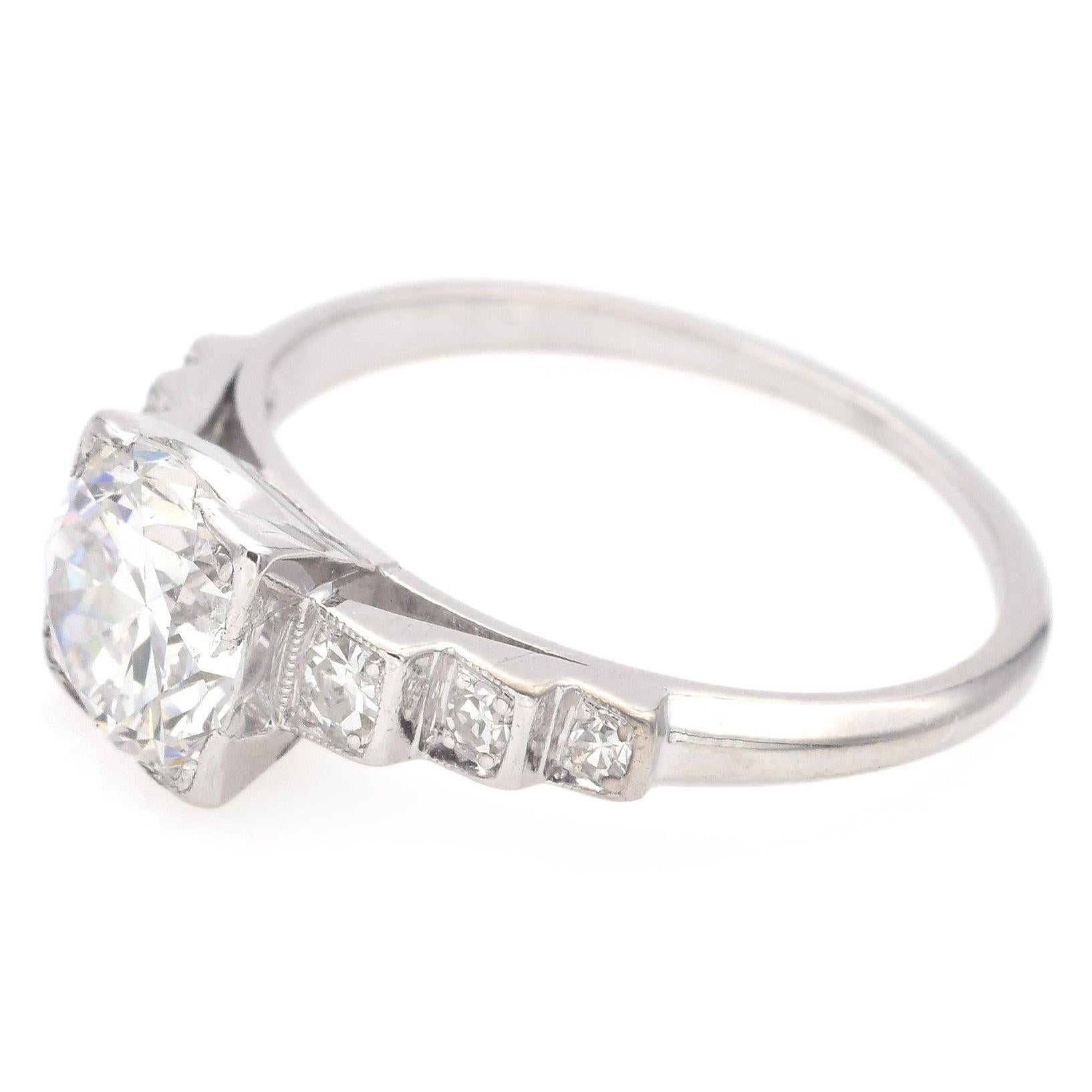 Vintage Platinum 1.12 Ct D SI1 Diamond Engagement Ring GIA en Bueno estado para la venta en New York, NY