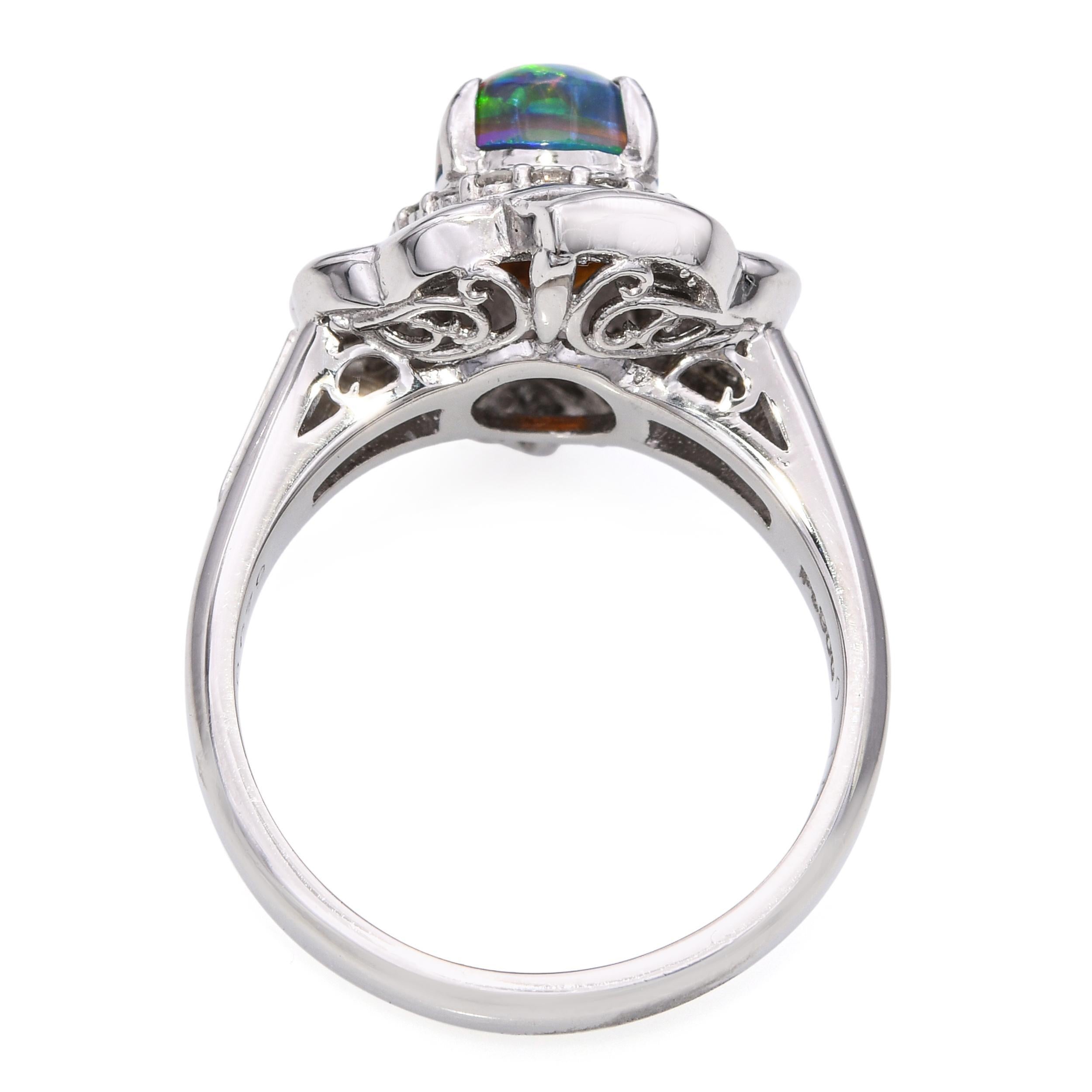 Donna Anello d'epoca in platino da 1,15 ct B4 con cristallo nero, opale e diamanti in vendita