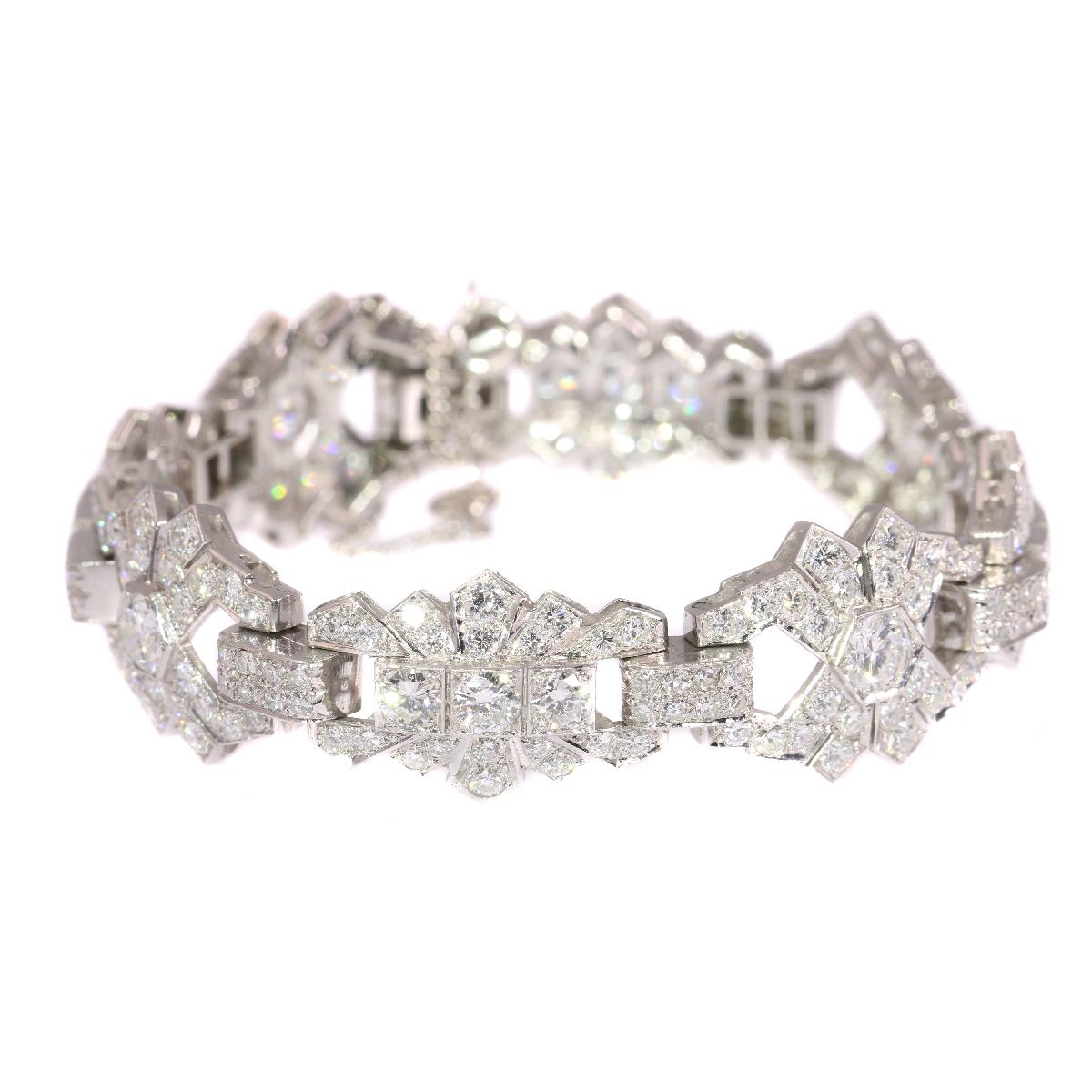 Vintage Platinum 12 Carat Diamond Bracelet, Art Deco Style Made in the 1950s In Excellent Condition For Sale In Antwerp, BE