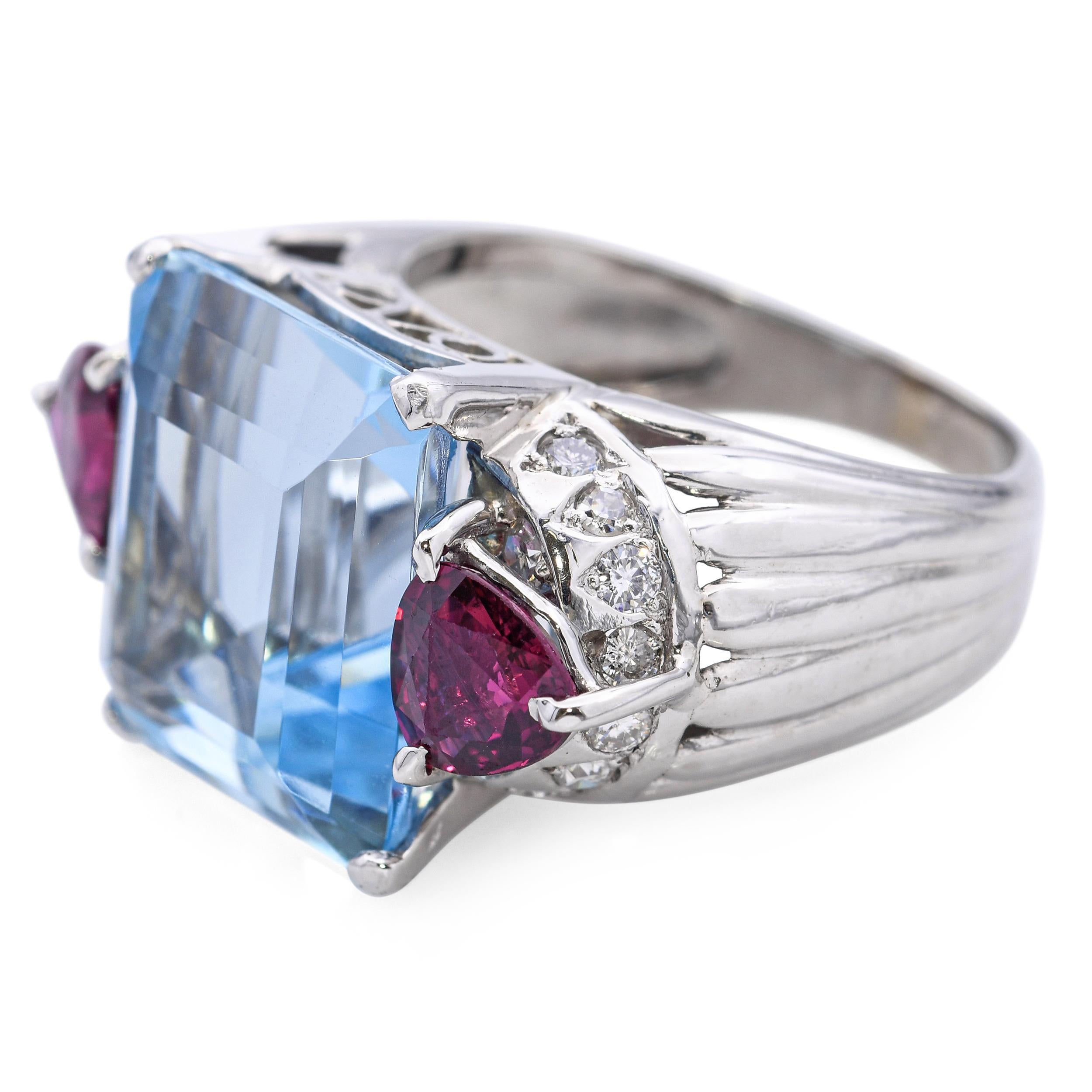 Anello di platino vintage con acquamarina da 12,0ct e rubino da 1,10tcw In condizioni buone in vendita a New York, NY