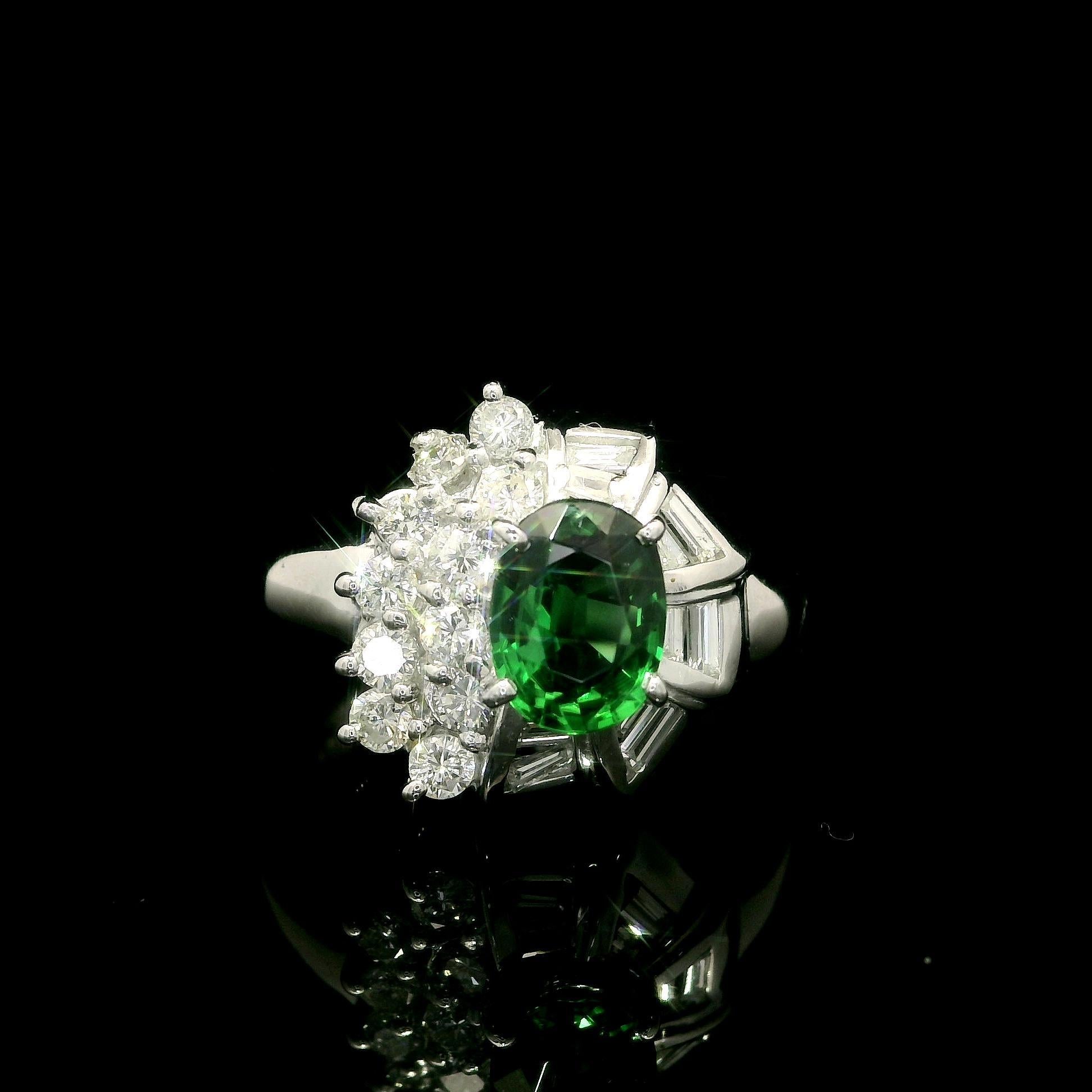 Vintage Platin 1,25ct Oval Vivid Grün Tsavorit w / Baguette Diamant Ring im Angebot 6