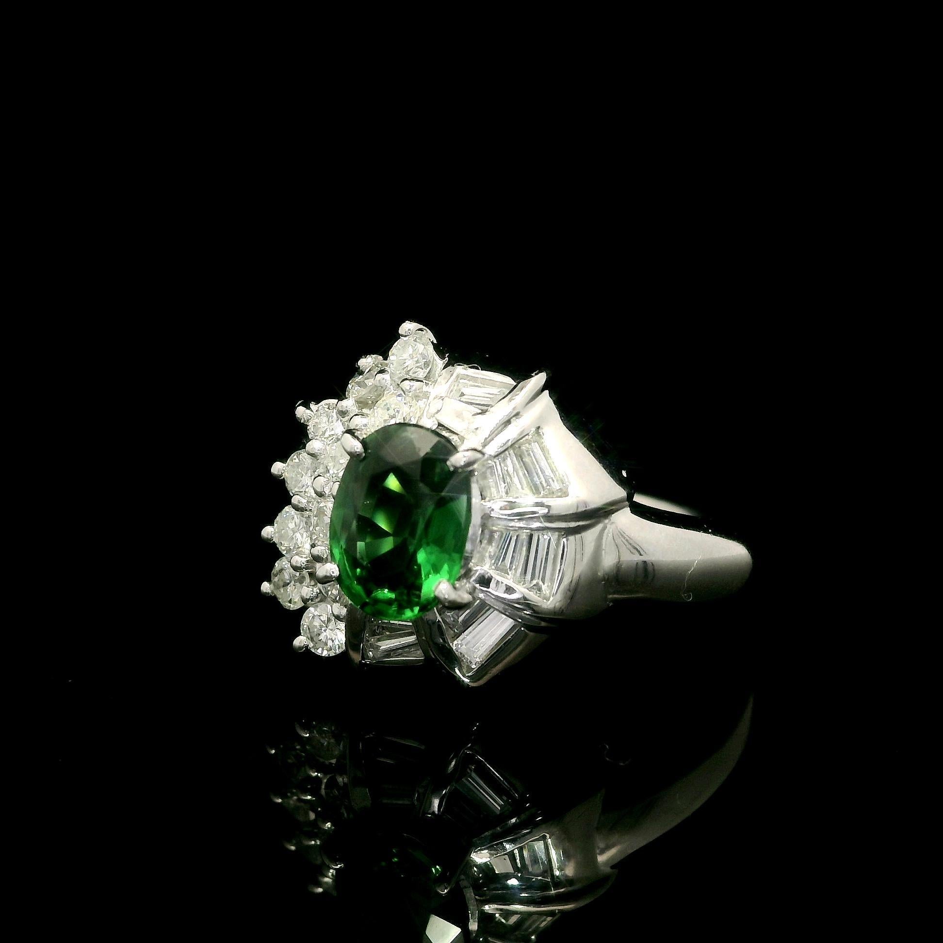 Vintage Platin 1,25ct Oval Vivid Grün Tsavorit w / Baguette Diamant Ring im Angebot 7