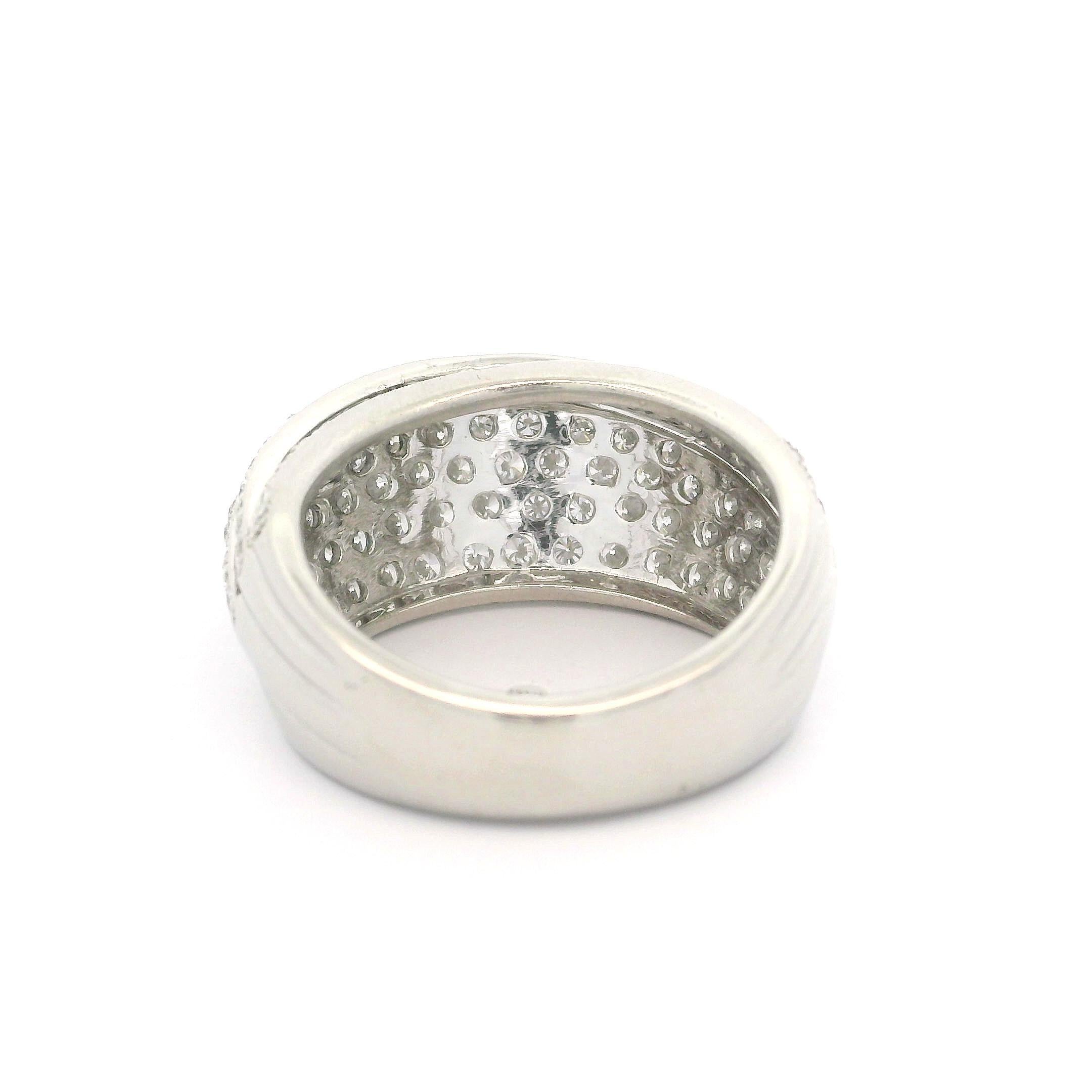 Bague cocktail de style empilable en platine avec diamants pavés de 1,25 ctw en vente 9