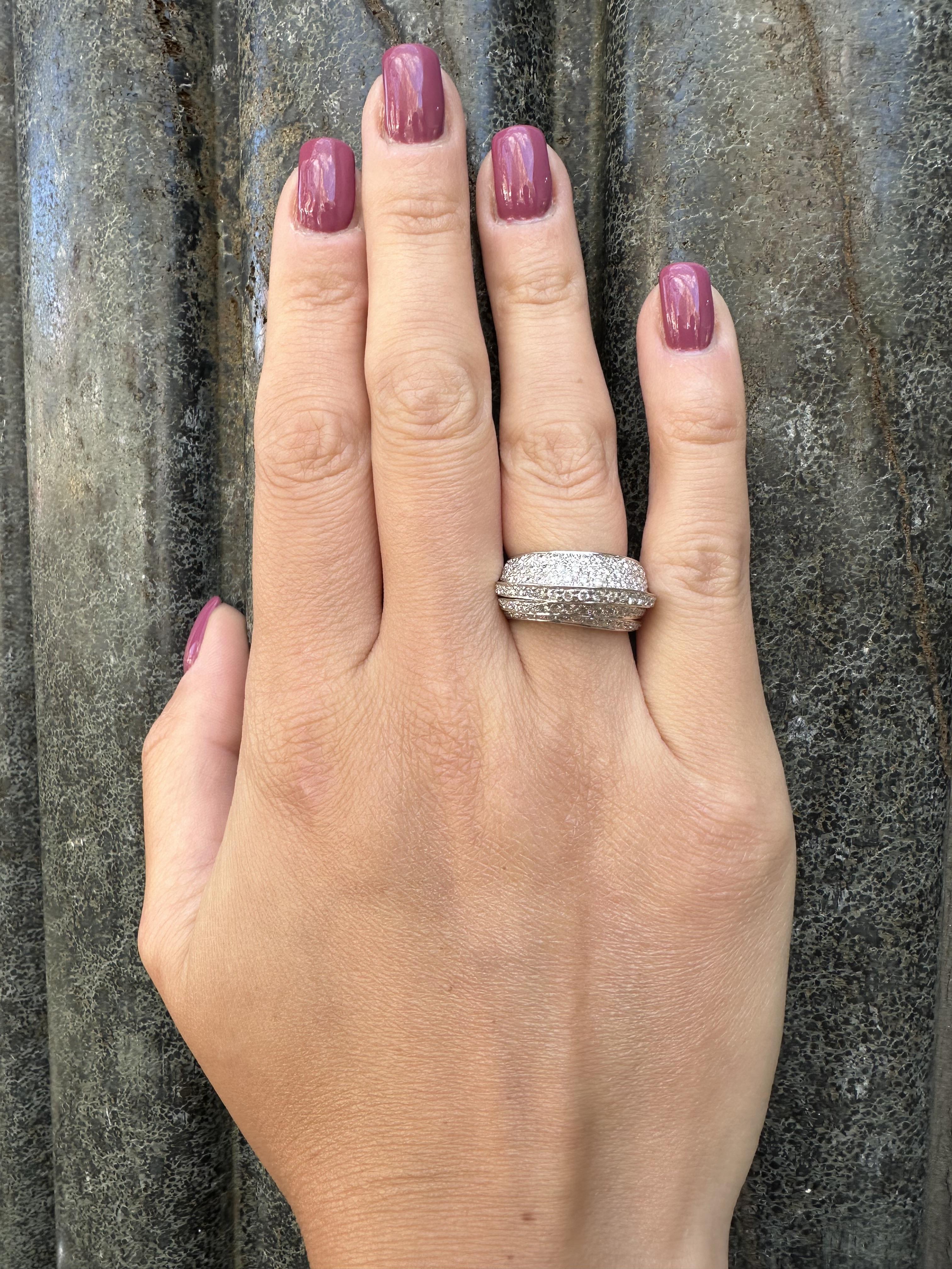 Bague cocktail de style empilable en platine avec diamants pavés de 1,25 ctw Pour femmes en vente