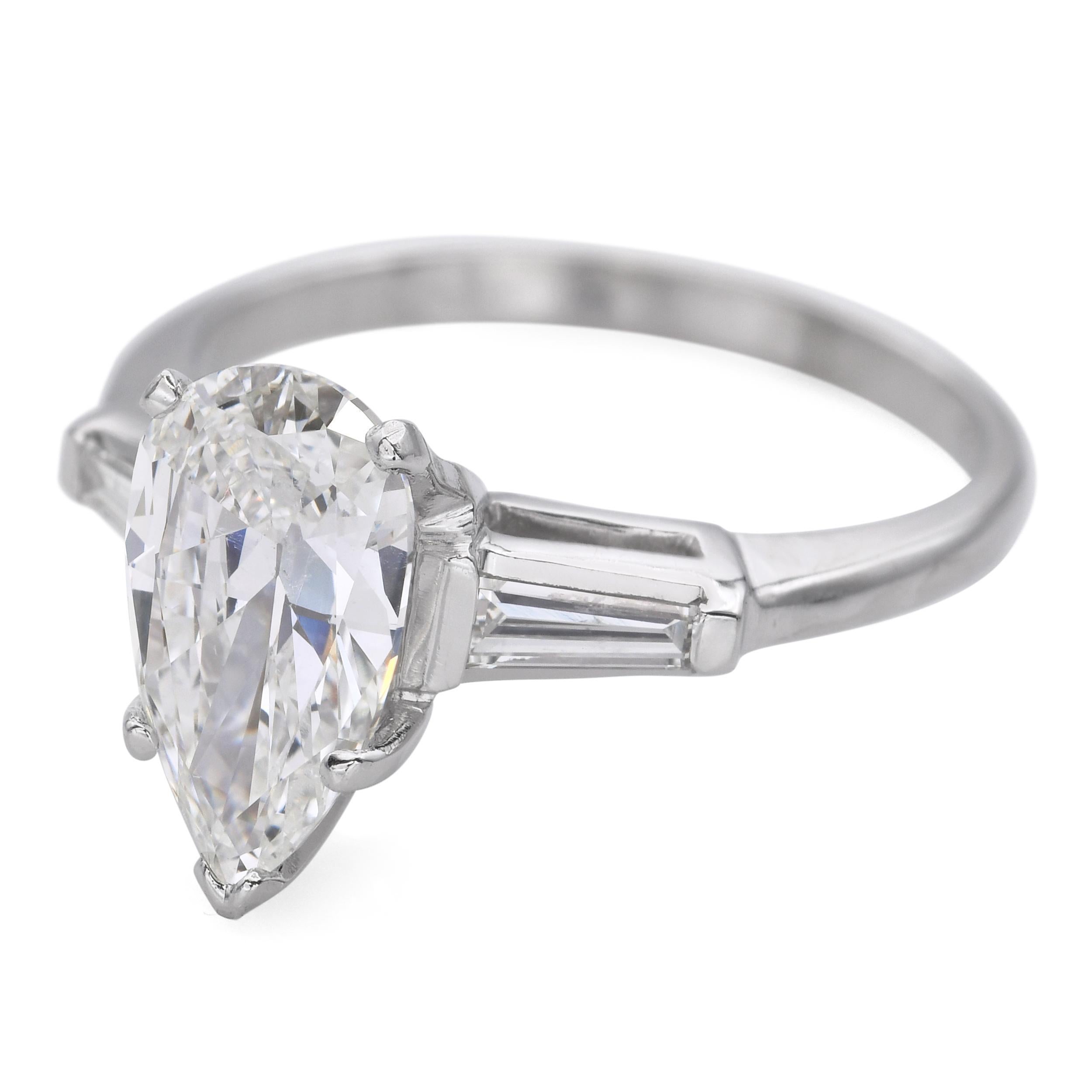 Vintage Platinum 1.38ct G Si2 Pear Shape Diamond Engagement Ring GIA Certified In Good Condition For Sale In New York, NY
