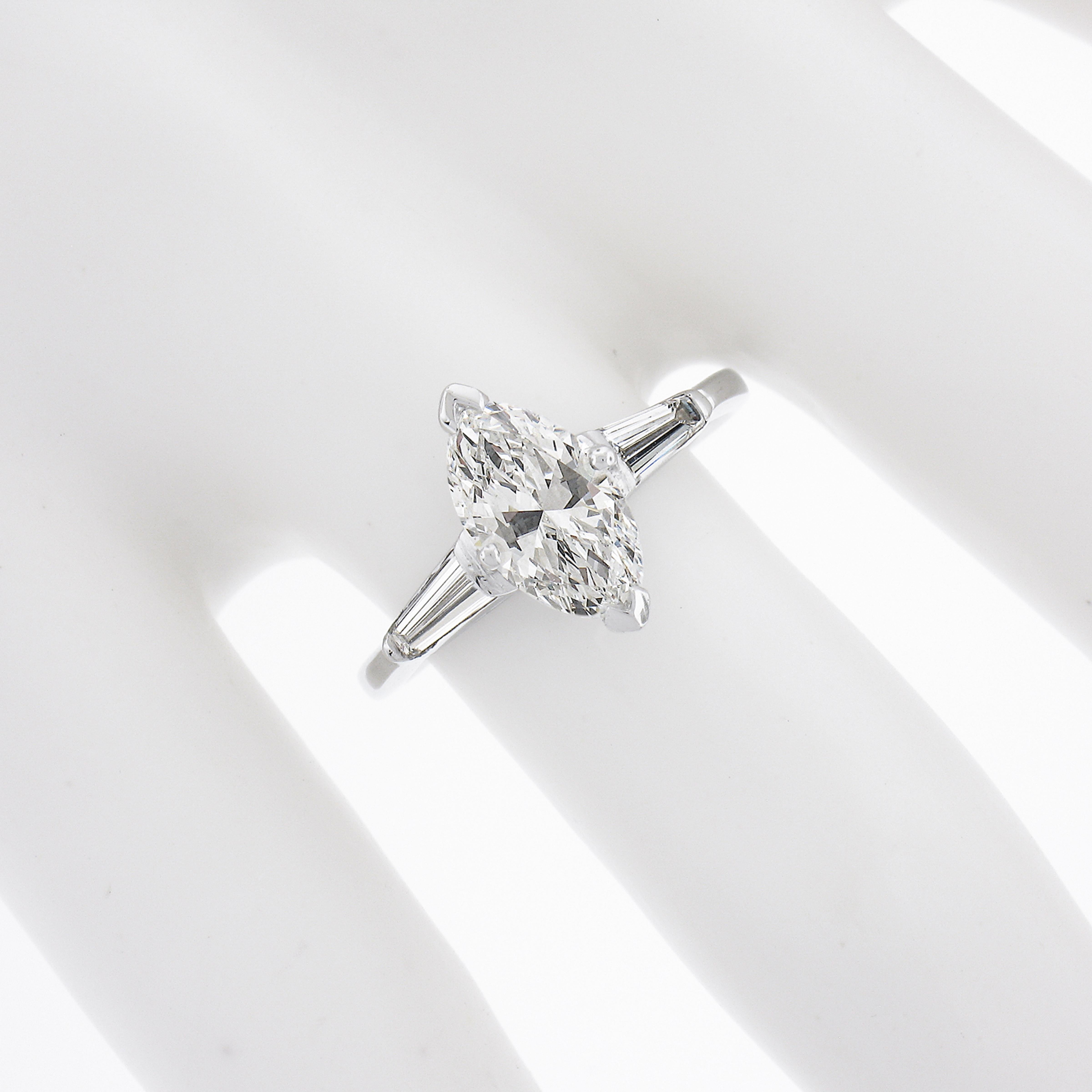 Verlobungsring, Vintage Platin 1,64 Karat Gia Marquise Diamant Baguette-Akzente, Vintage im Zustand „Hervorragend“ in Montclair, NJ
