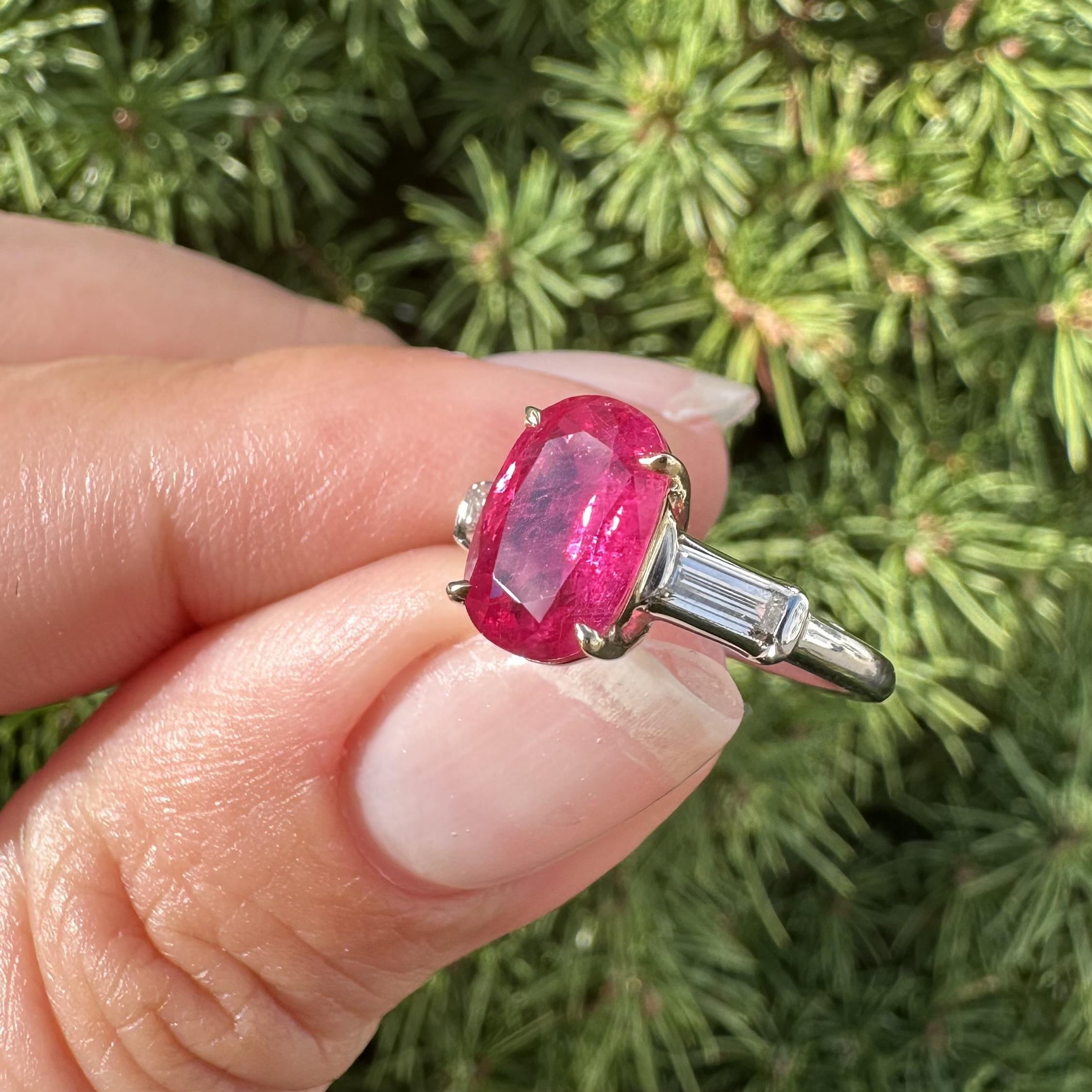 Vintage Platinum 18k Gold GIA 2.55ctw Oval Red Ruby Baguette Diamond Accent Ring in vendita 6