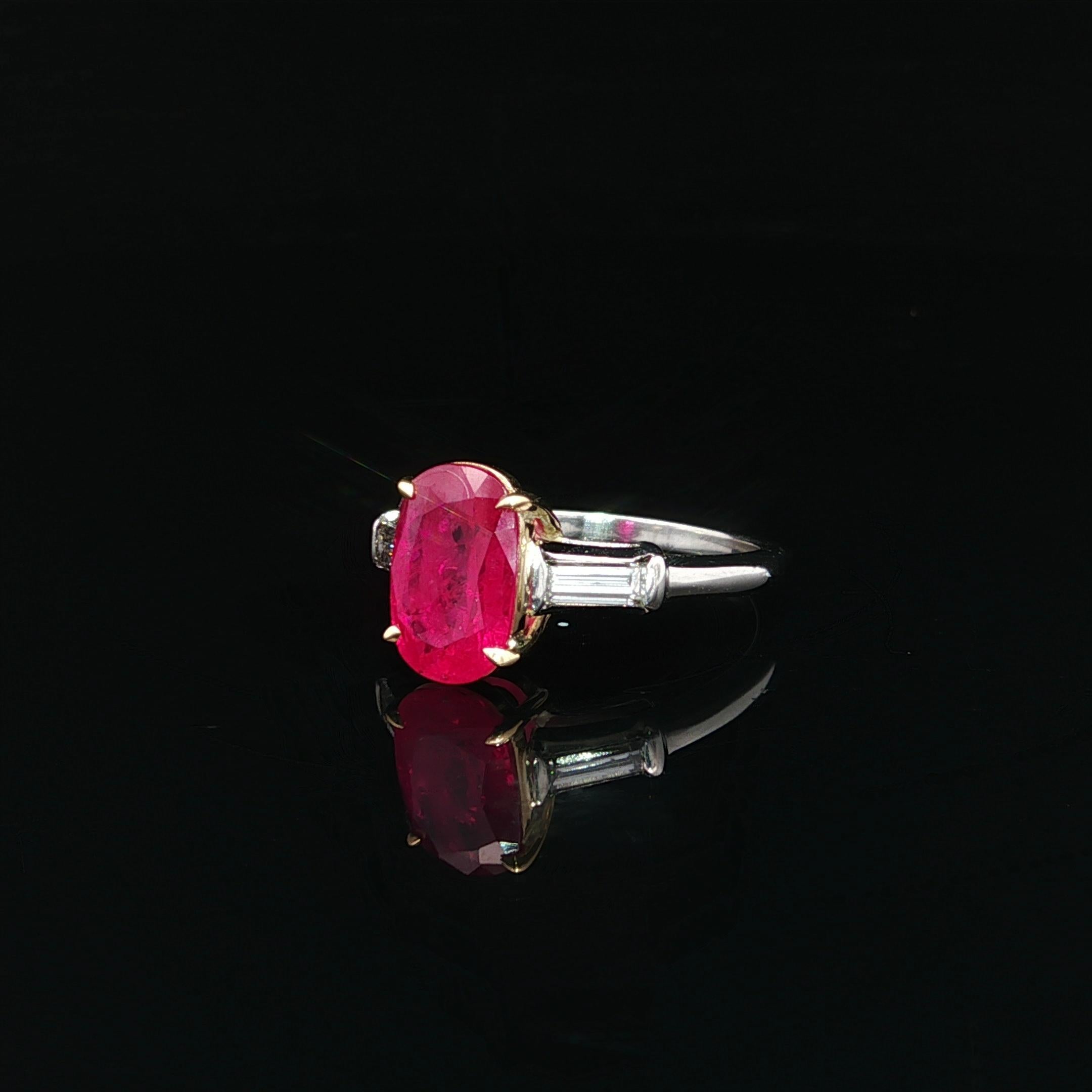 Vintage Platinum 18k Gold GIA 2.55ctw Oval Red Ruby Baguette Diamond Accent Ring in vendita 1