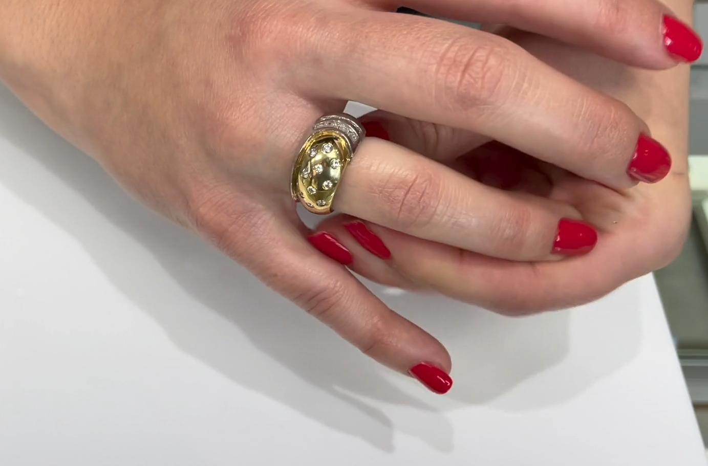 Vintage Platin & 18k Gelbgold Dome Ring mit gebogenem Schaft, ausgestellte Baguetten Damen im Angebot