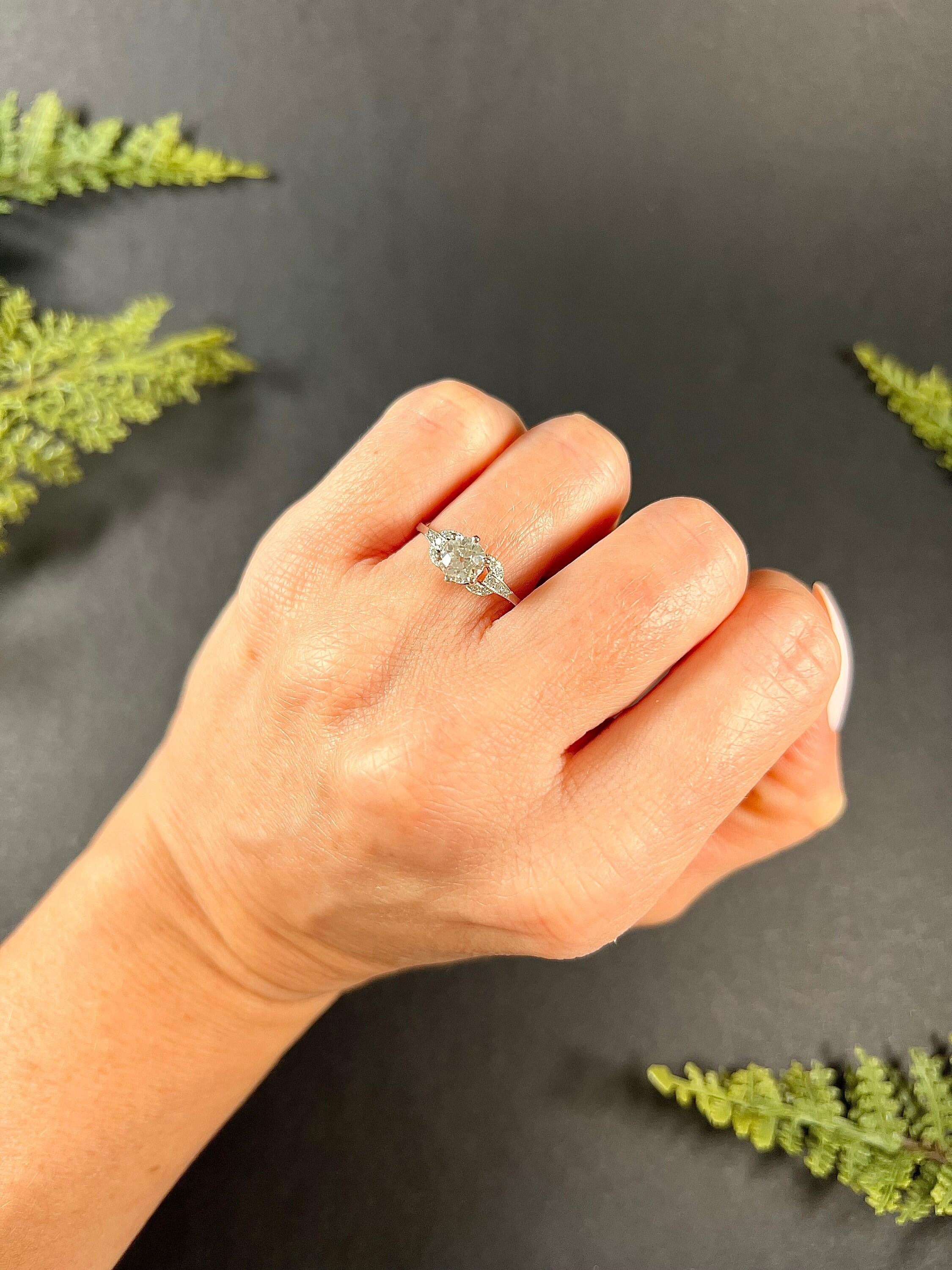 Vintage Platinum 1920s 0.80 Diamond Engagement Ring Set in New Hand Made Mount In Good Condition For Sale In Brighton, GB