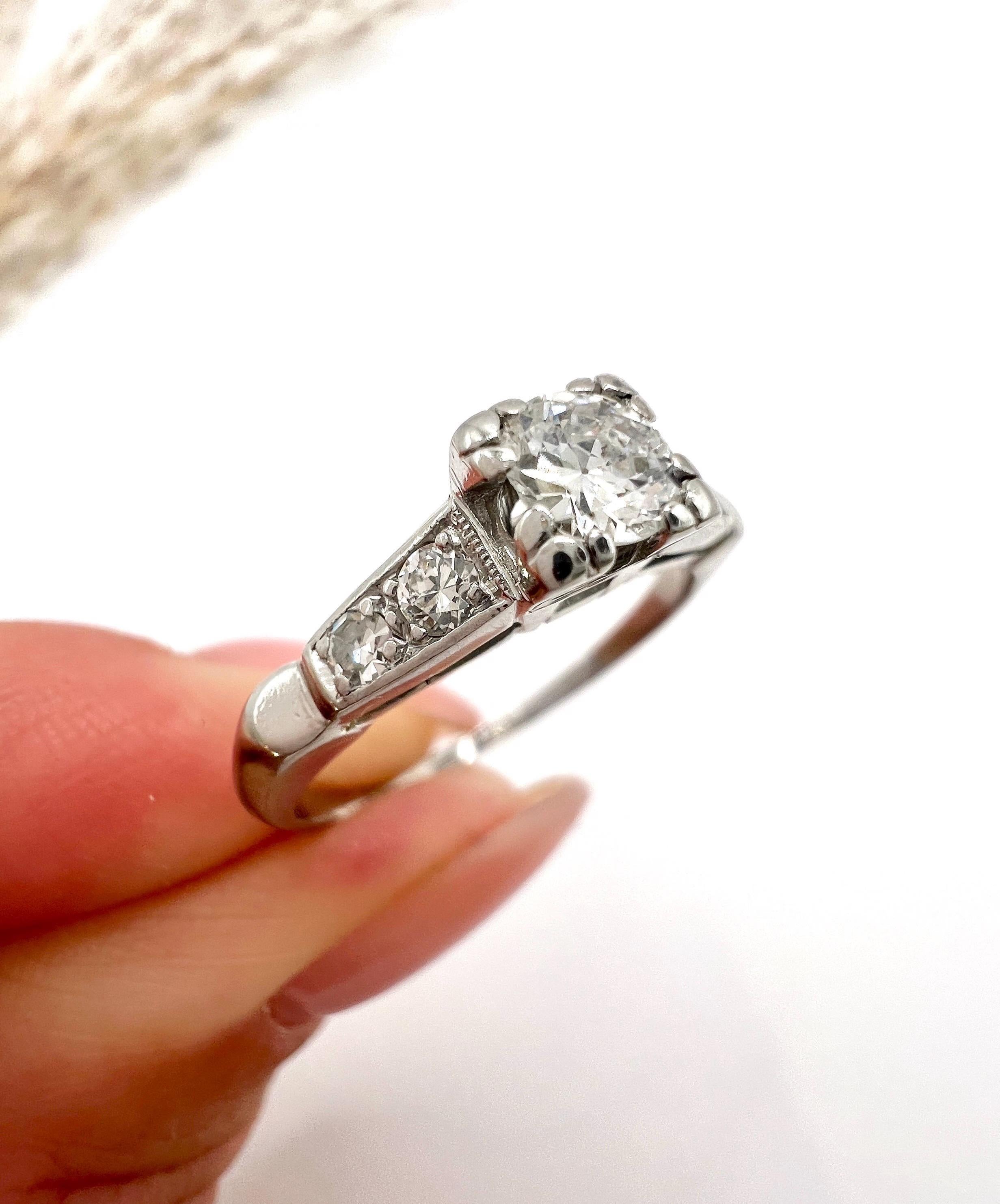 Anello di fidanzamento vintage in platino, anni '40, da 0,45 carati totali con diamante a pietra singola in vendita 6