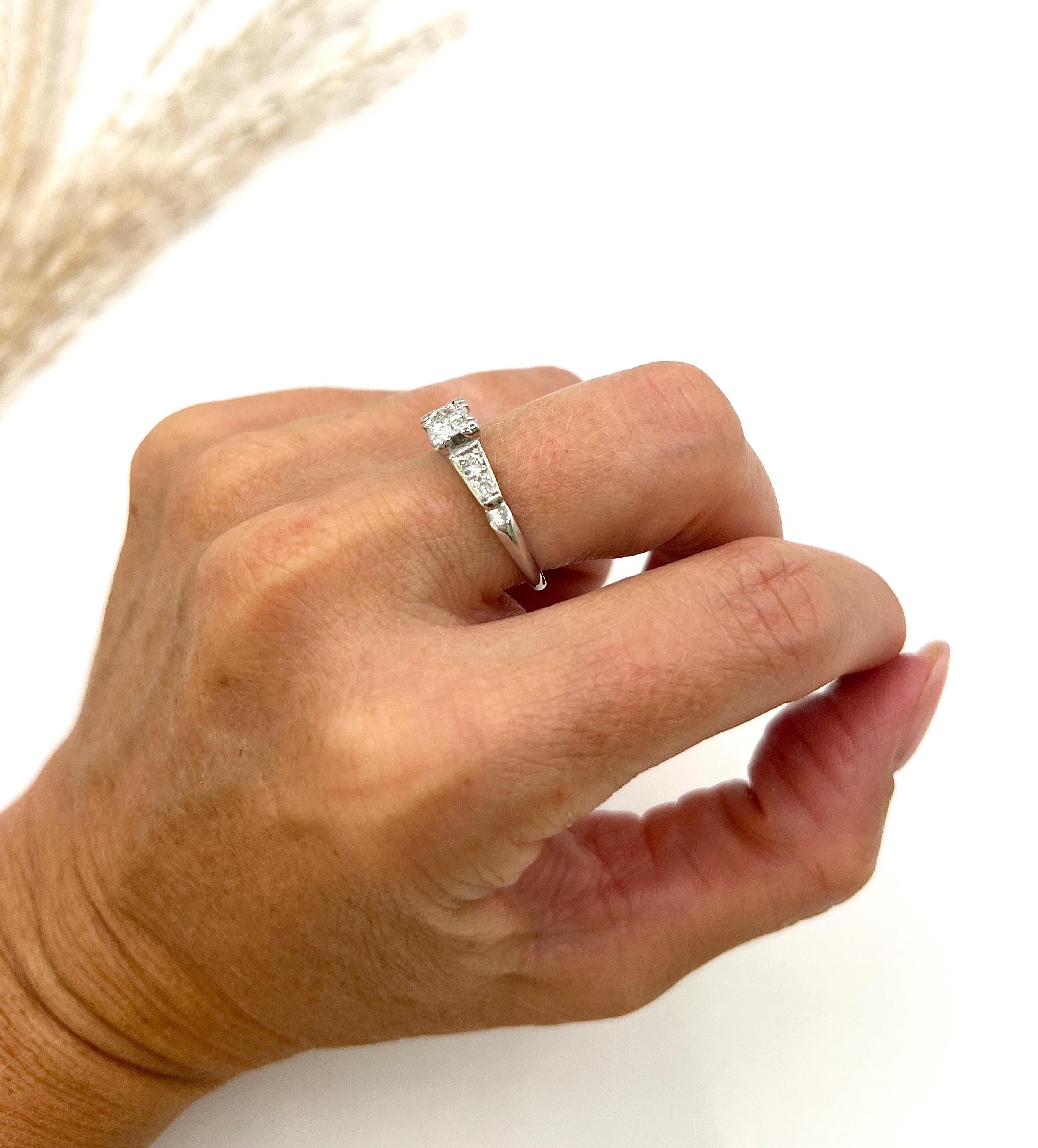 Anello di fidanzamento vintage in platino, anni '40, da 0,45 carati totali con diamante a pietra singola In condizioni buone in vendita a Brighton, GB