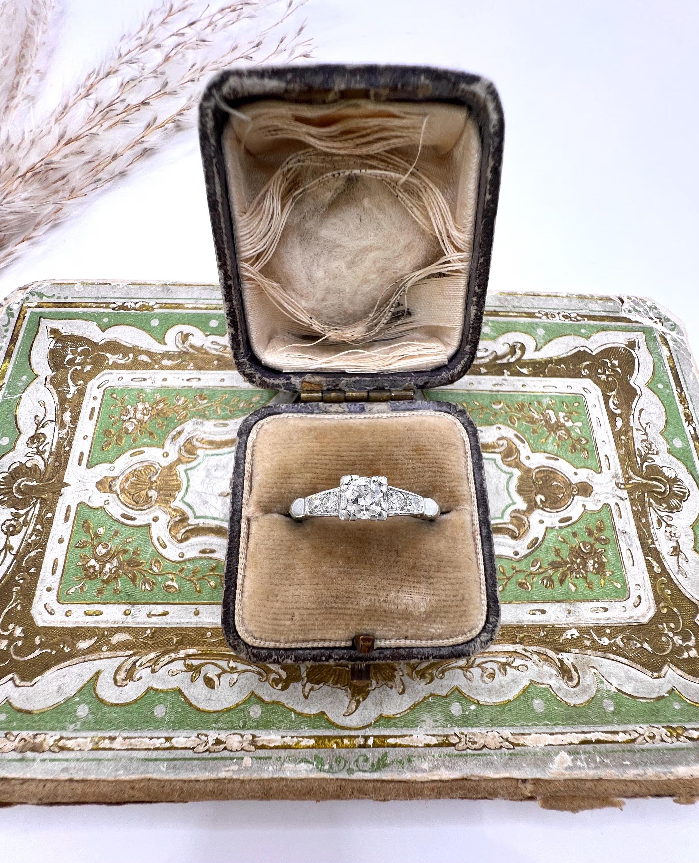 Anello di fidanzamento vintage in platino, anni '40, da 0,45 carati totali con diamante a pietra singola in vendita 1