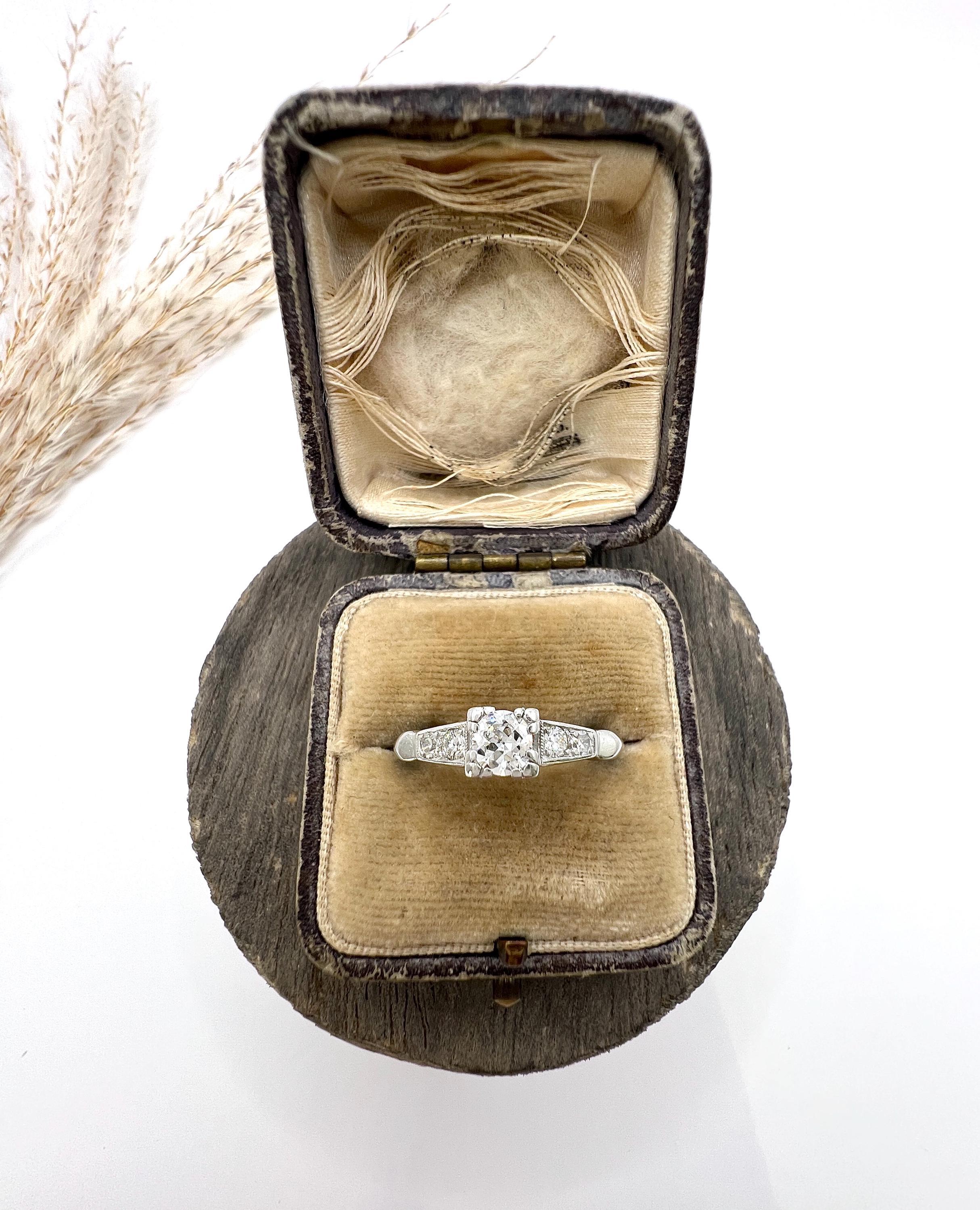 Anello di fidanzamento vintage in platino, anni '40, da 0,45 carati totali con diamante a pietra singola in vendita 2