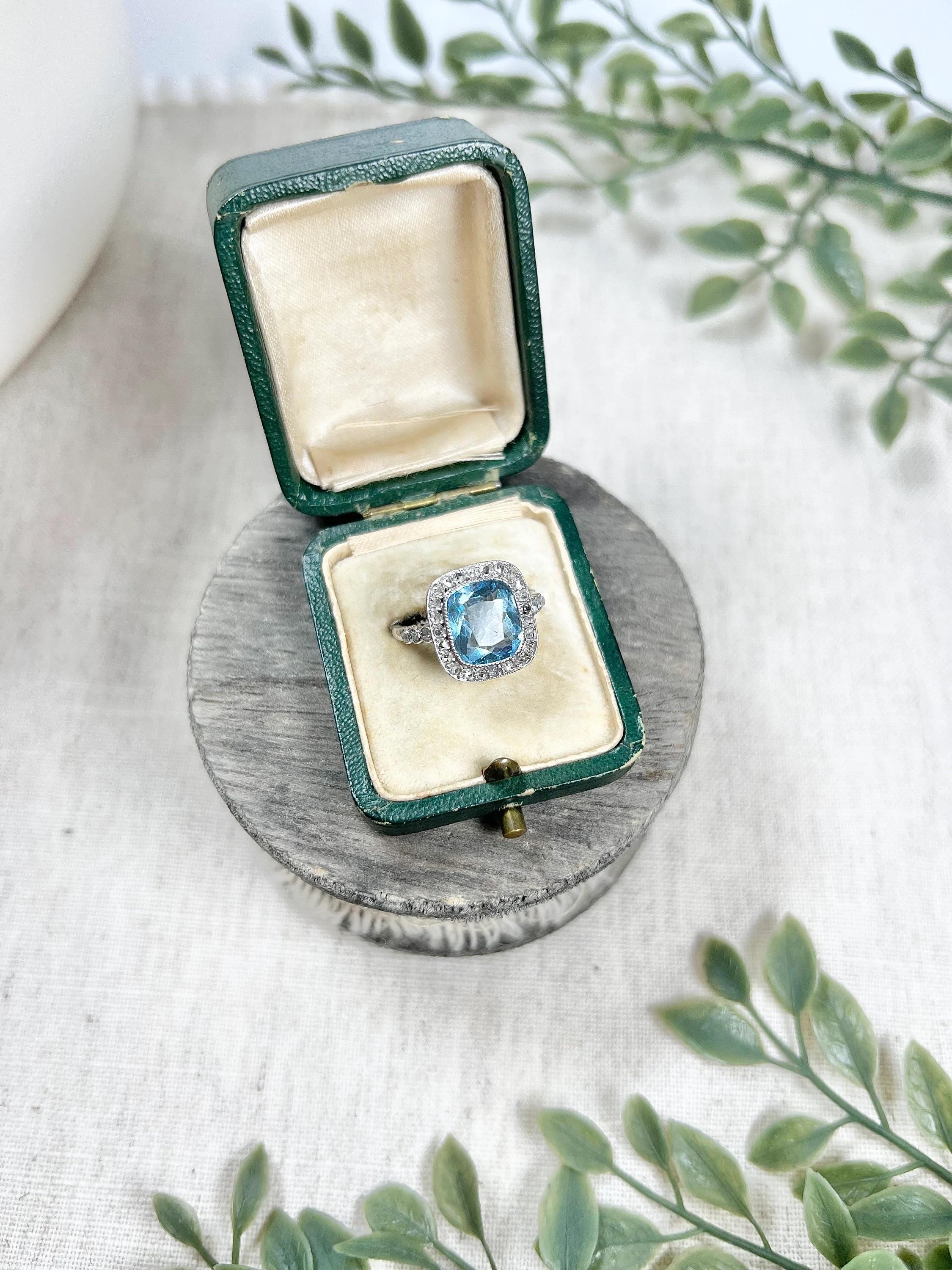 Women's or Men's Vintage Platinum 1940s Aquamarine & Diamond Halo Cluster Ring For Sale
