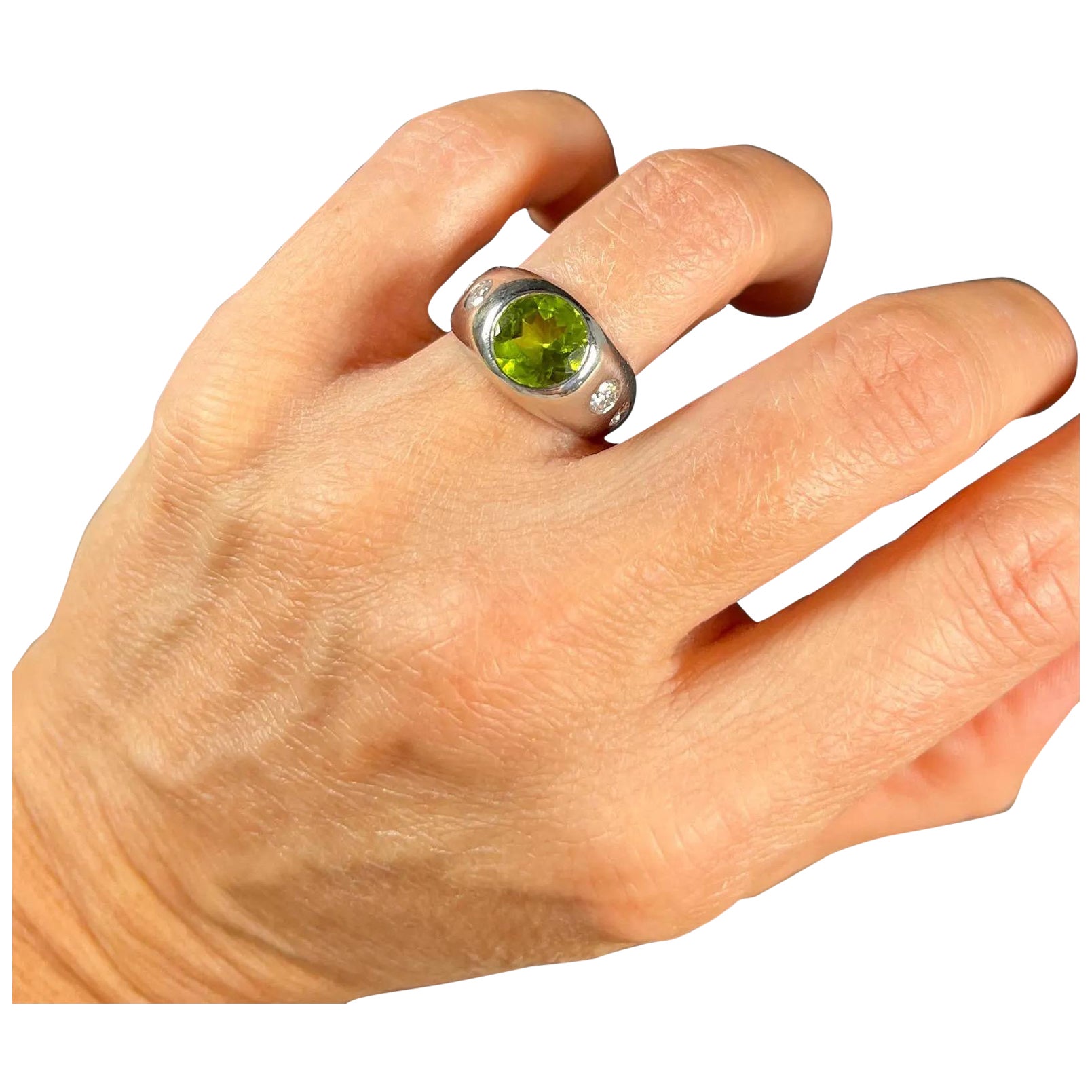 Vintage Platinum 1940’s French Peridot & Diamond Ring For Sale