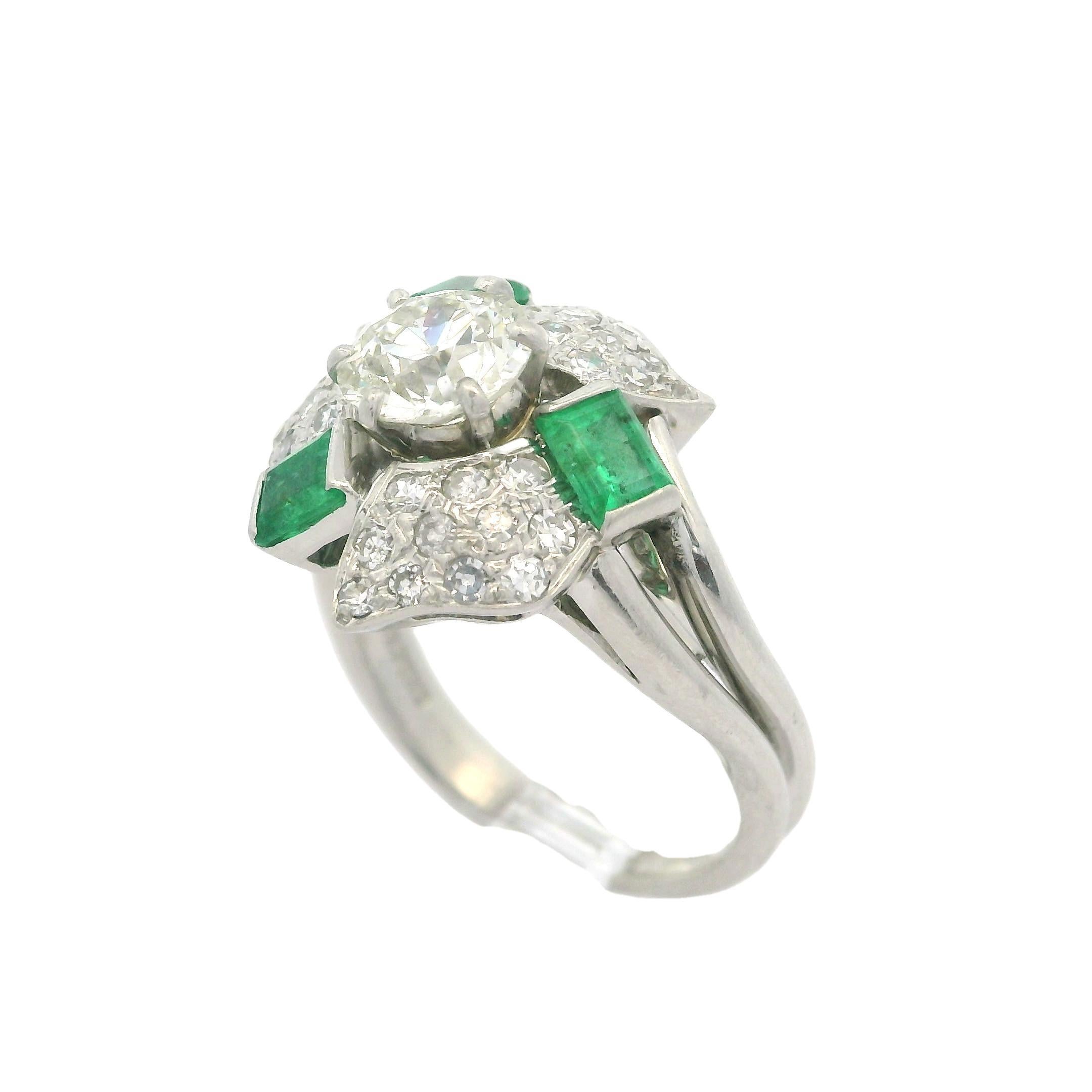 Vintage Platinum 1940s Mid Century 1.98ctw Diamond Emerald Flower Cocktail Ring For Sale 1