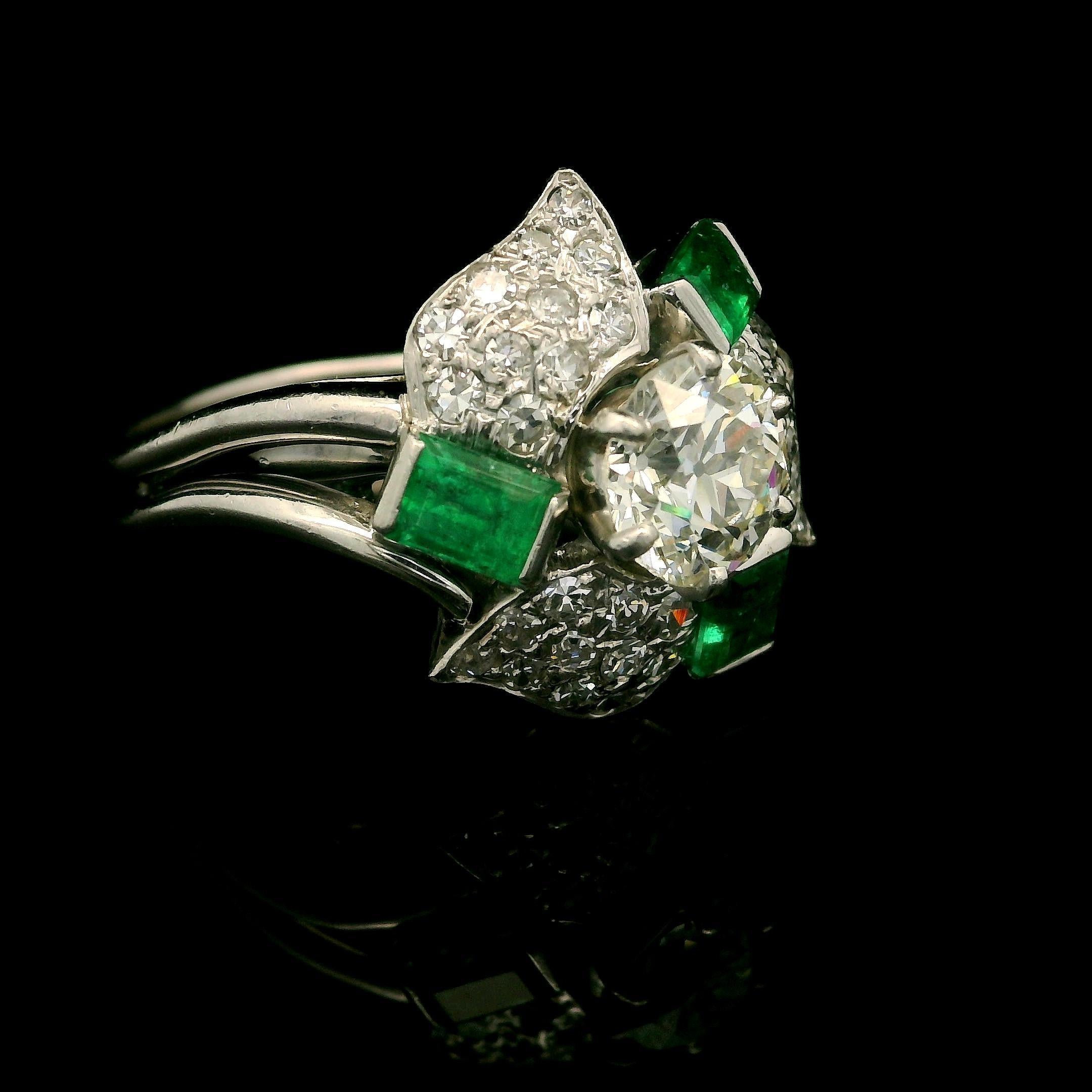 Vintage Platinum 1940s Mid Century 1.98ctw Diamond Emerald Flower Cocktail Ring For Sale 3