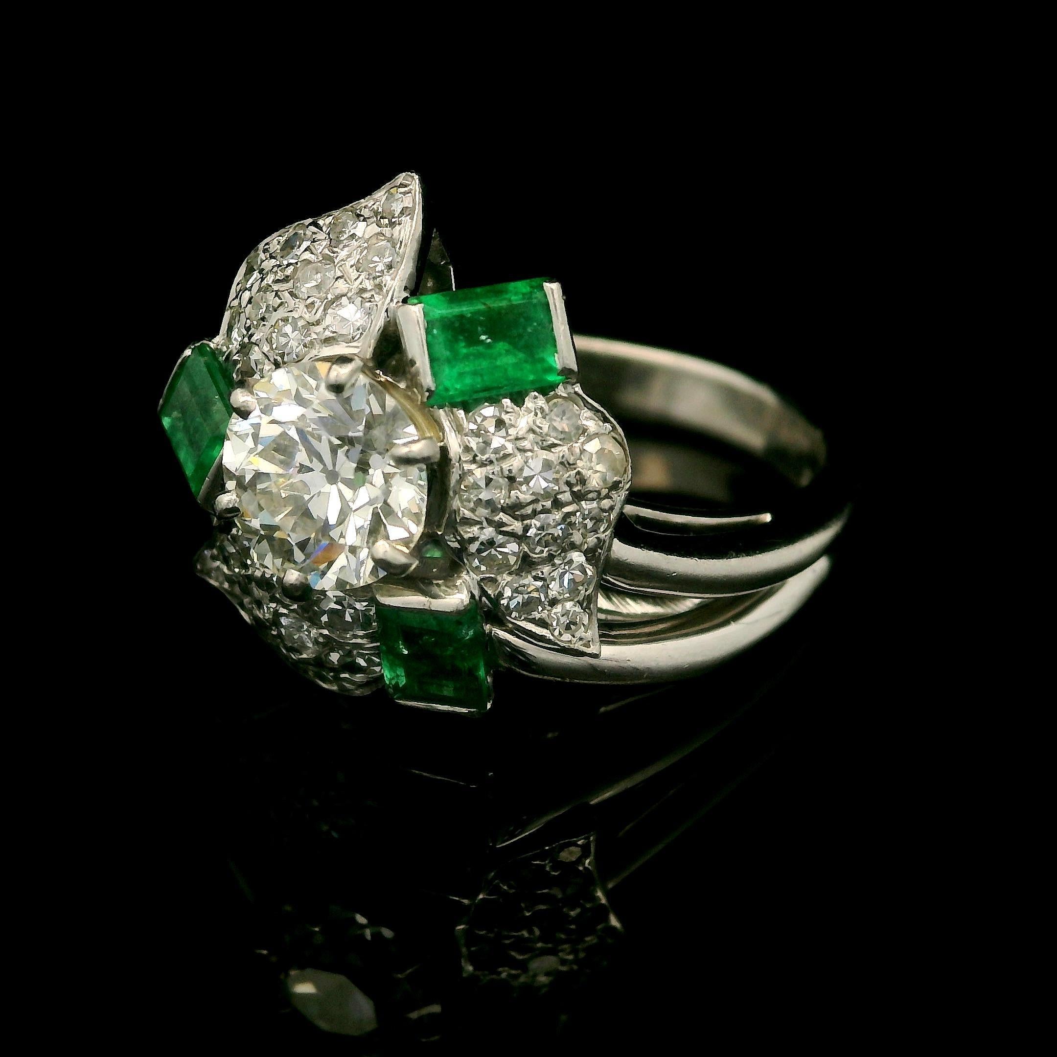 Vintage Platinum 1940s Mid Century 1.98ctw Diamond Emerald Flower Cocktail Ring For Sale 4