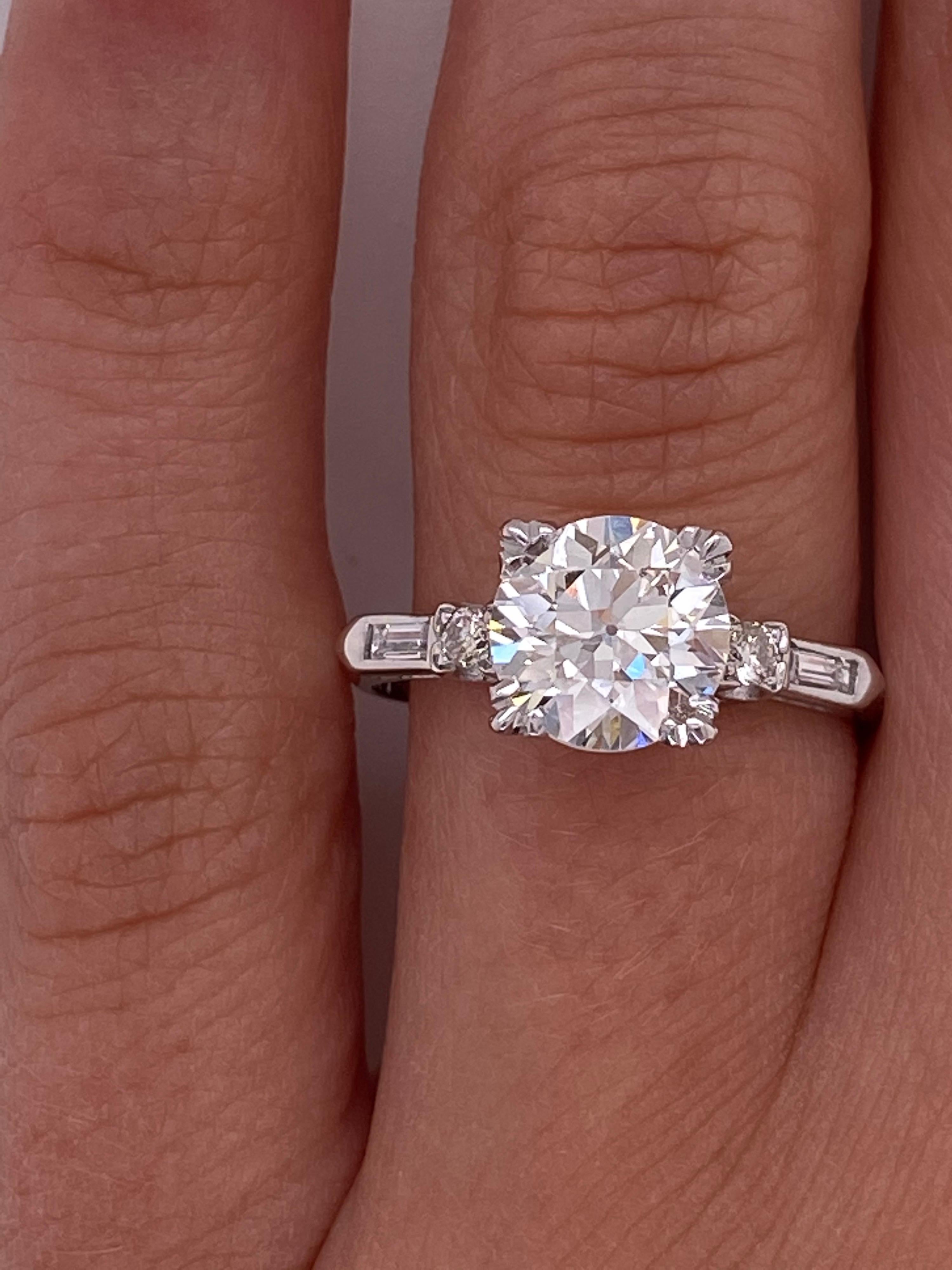 Vintage Platinum 1950s 1.90 Carat Diamond Engagement Ring For Sale 2