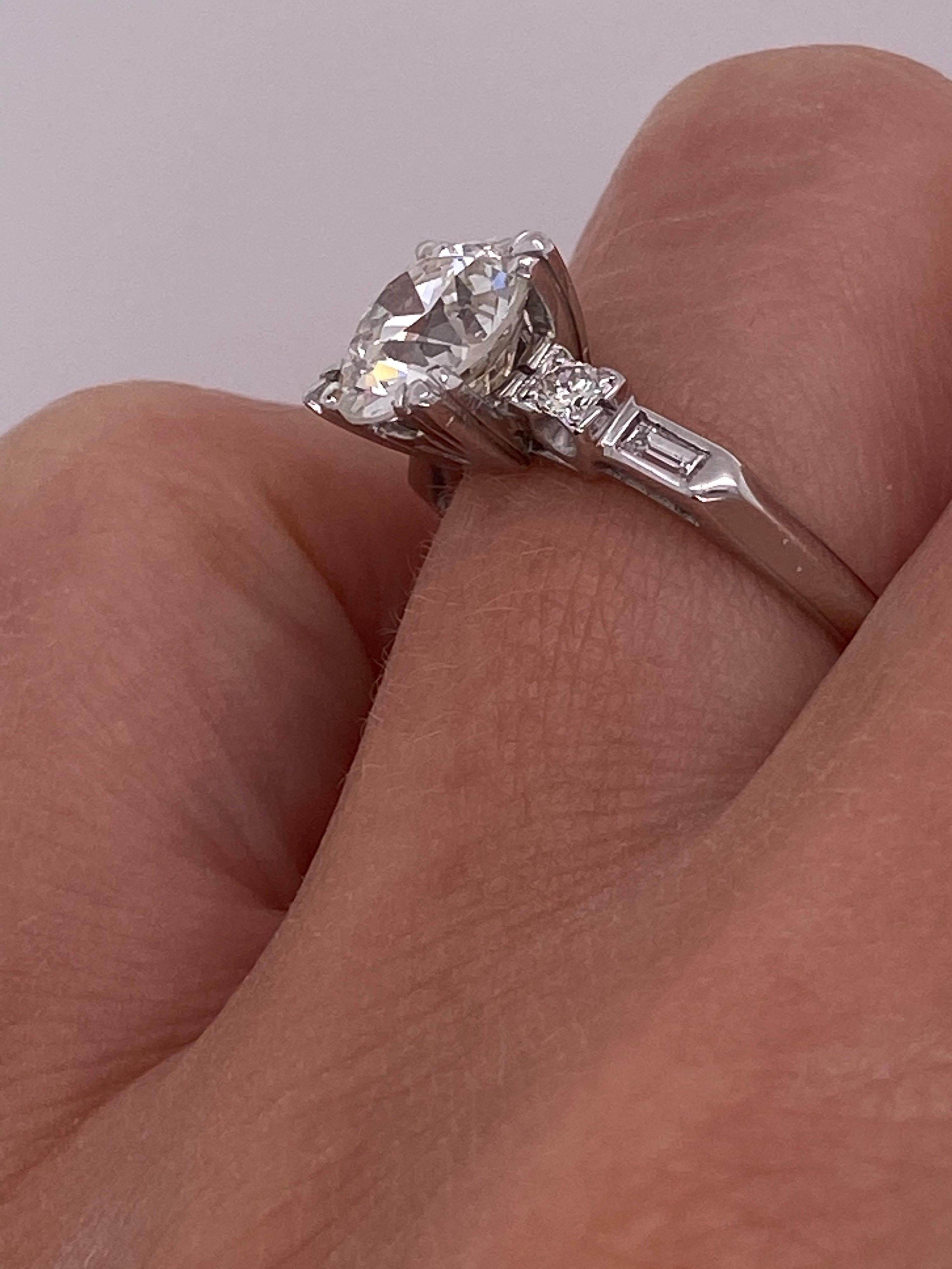 Vintage Platinum 1950s 1.90 Carat Diamond Engagement Ring For Sale 4