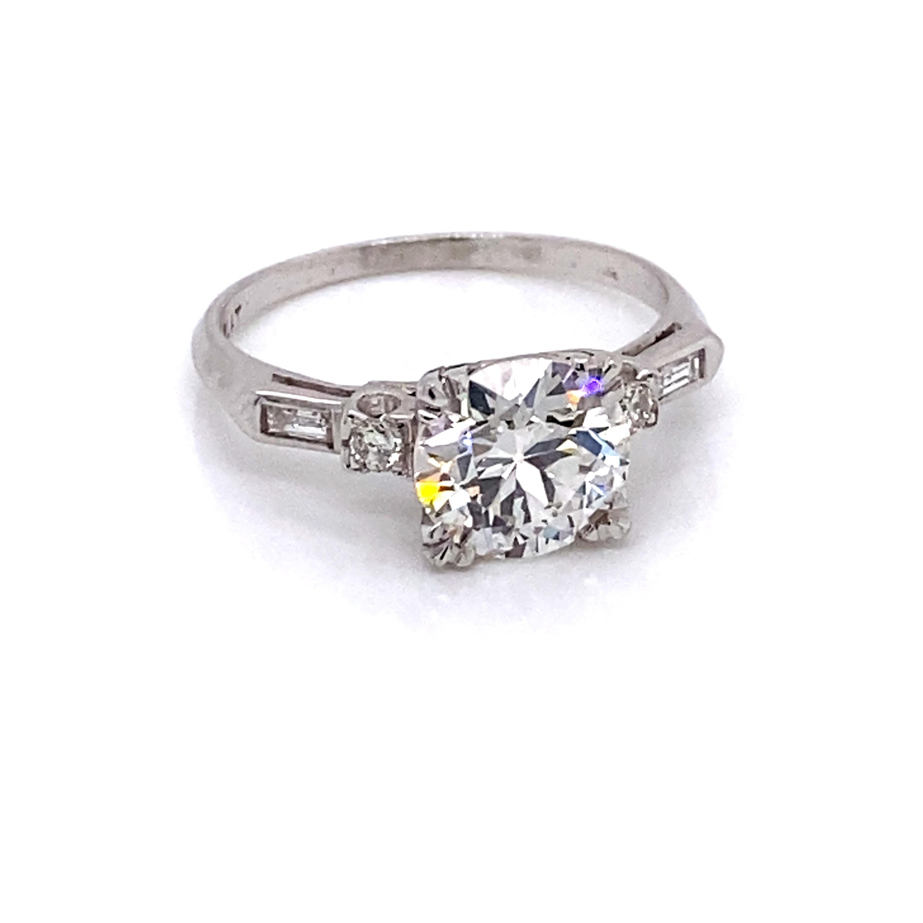 Vintage Platinum 1950s 1.90 Carat Diamond Engagement Ring For Sale 5