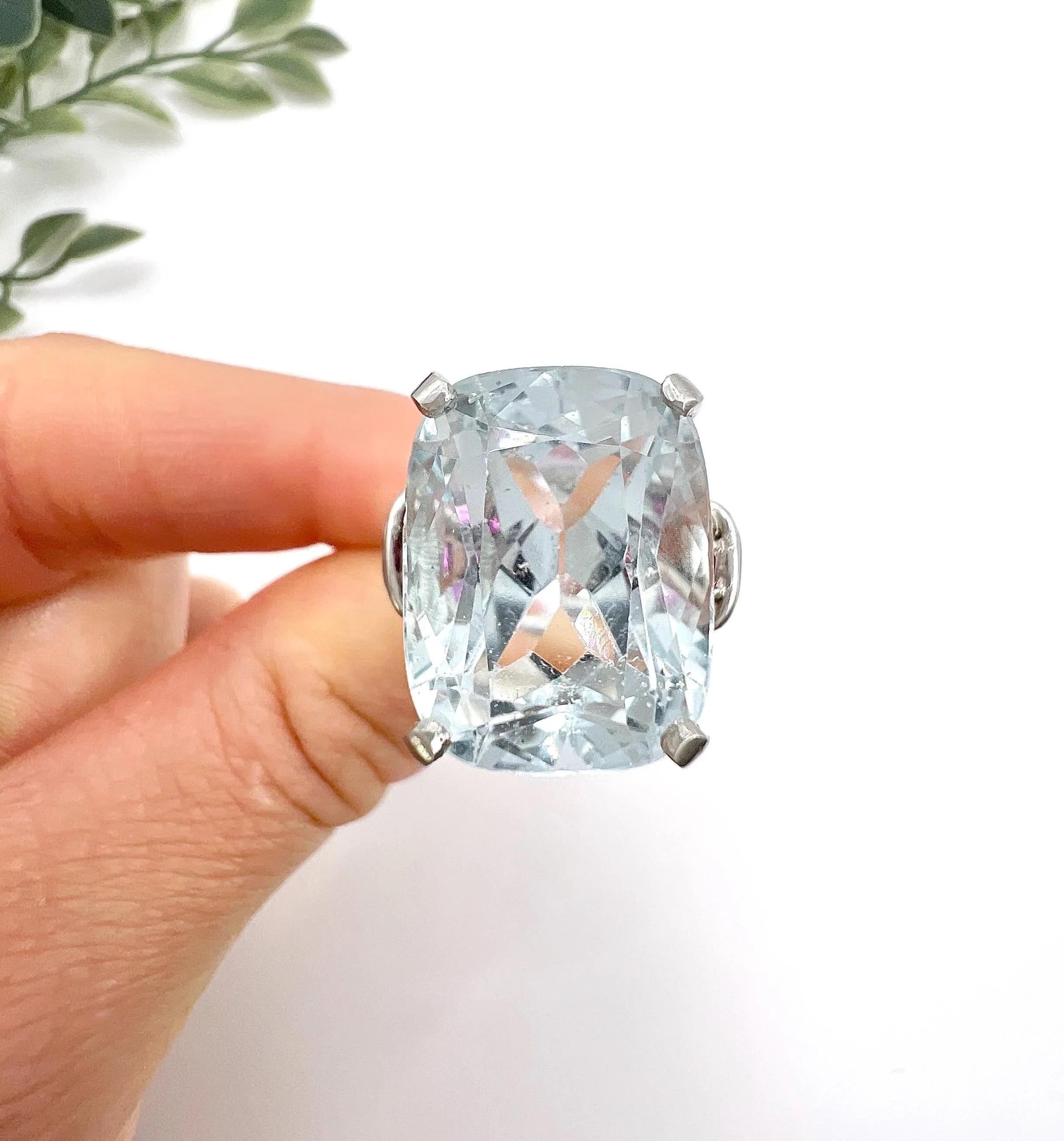 Vintage Platinum, 1960s Cushion Cut Aquamarine & Calibrated Ruby Cocktail Ring For Sale 6