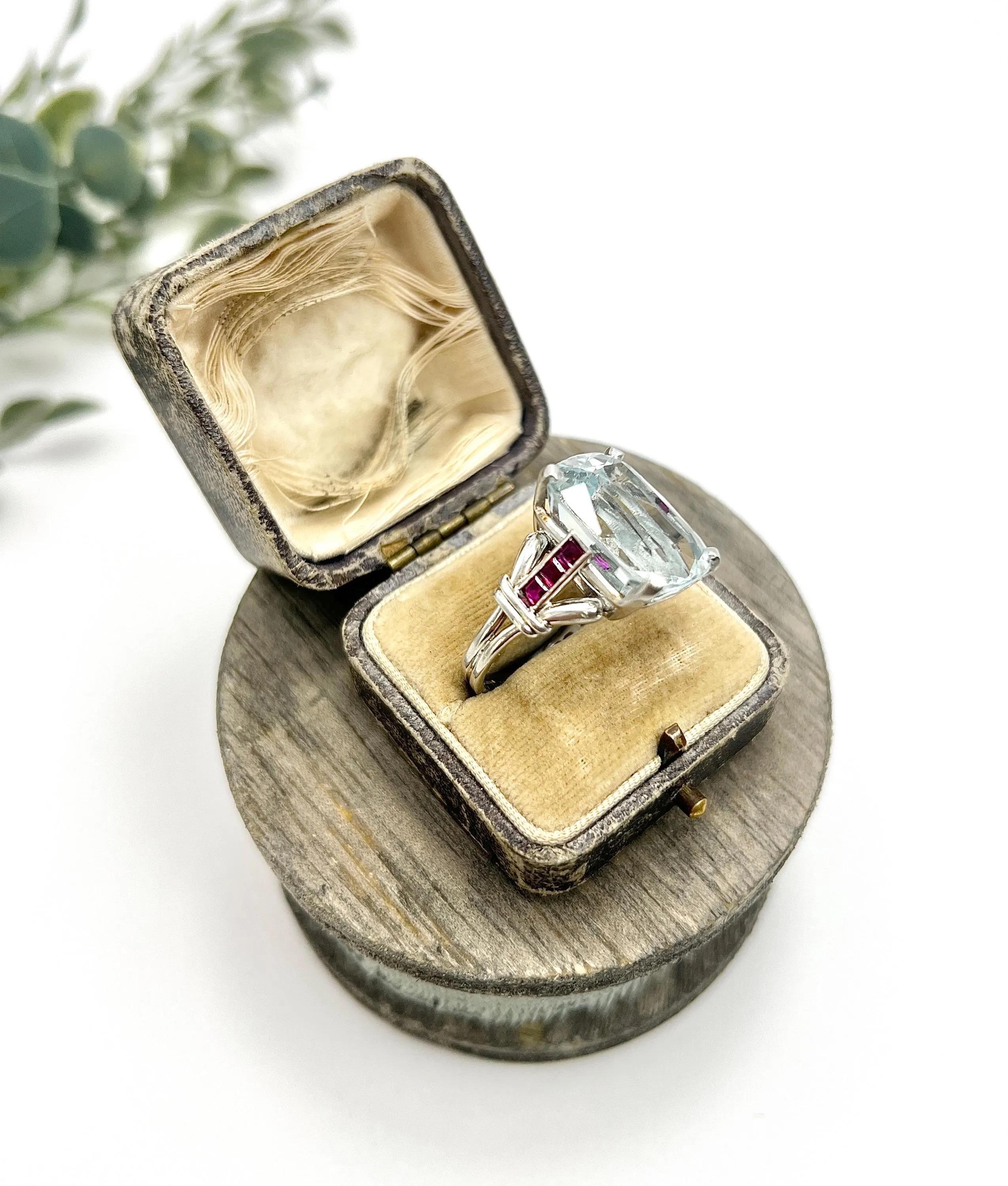 Vintage Platinum, 1960s Cushion Cut Aquamarine & Calibrated Ruby Cocktail Ring For Sale 2