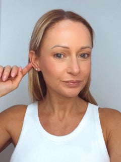 Vintage Platinum 1980s 0.95 Carat Diamond Stud Earrings with Screw Back Fittings