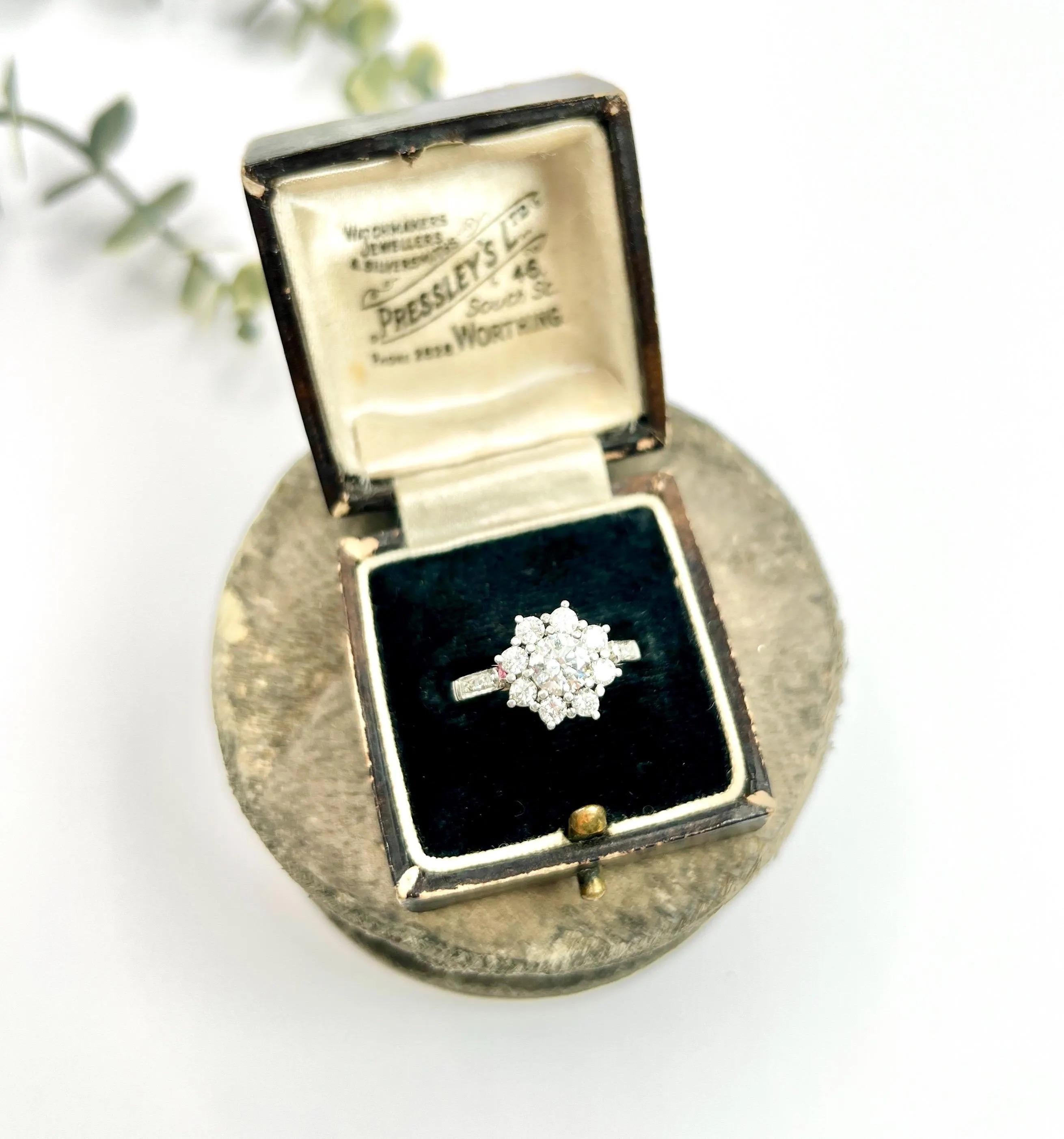 Vintage Platinum, 1980s 1.35 Carat Diamond Daisy Cluster Ring For Sale 5