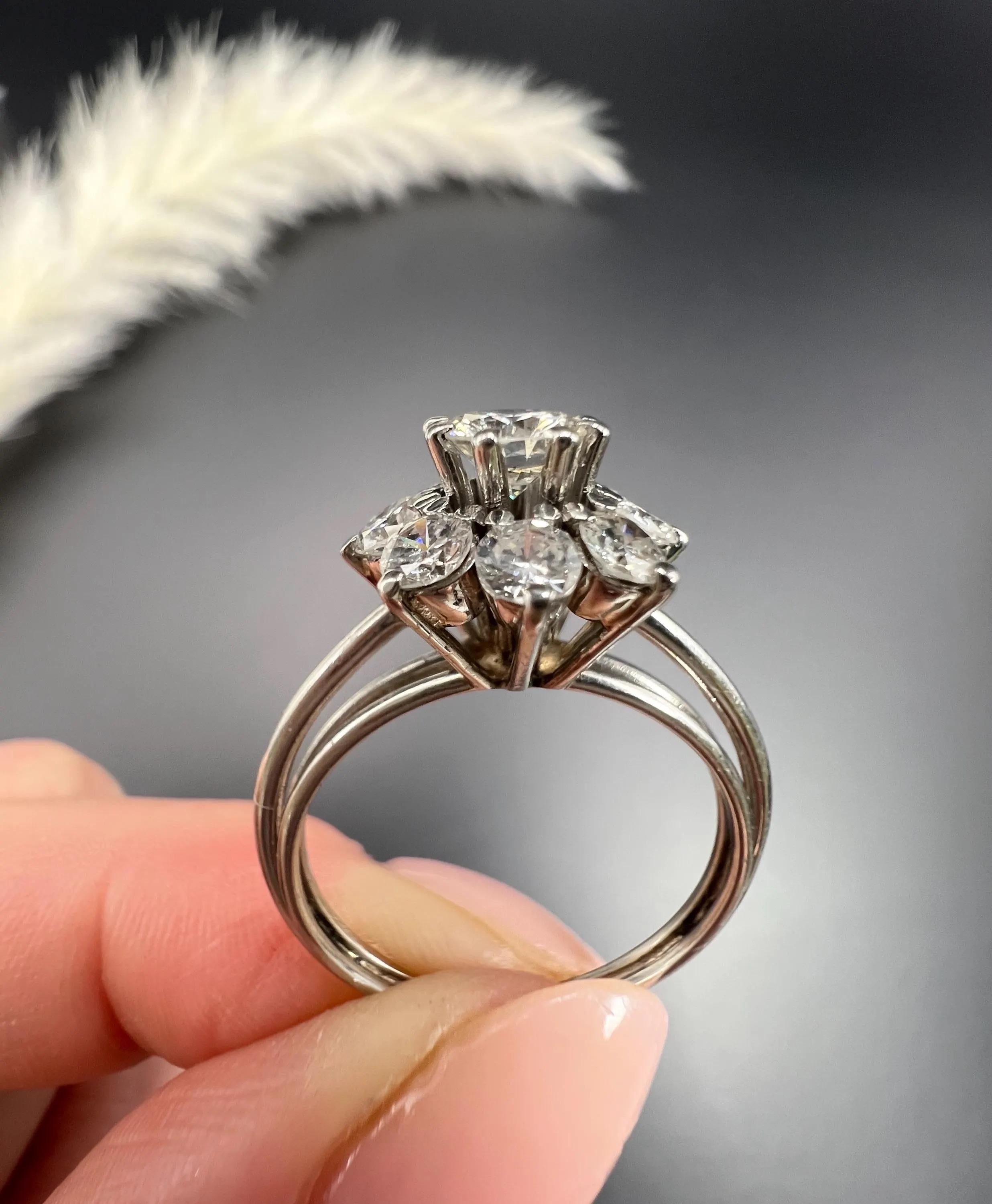 Brilliant Cut Vintage Platinum, 1980s 1.50ct Diamond Daisy Cluster Ring, Vintage Engagement Ri For Sale