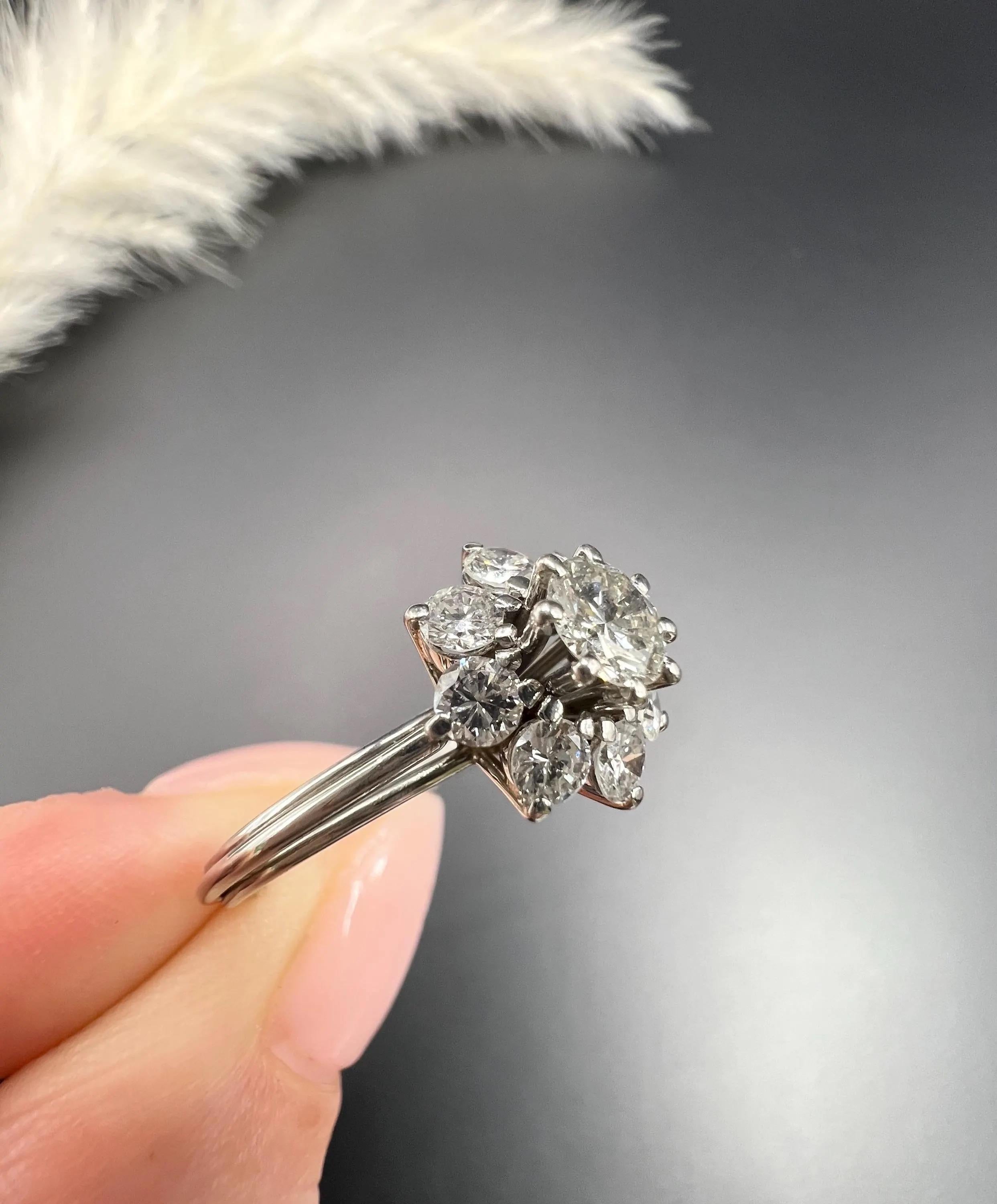 Vintage Platinum, 1980s 1.50ct Diamond Daisy Cluster Ring, Vintage Engagement Ri In Good Condition For Sale In Brighton, GB