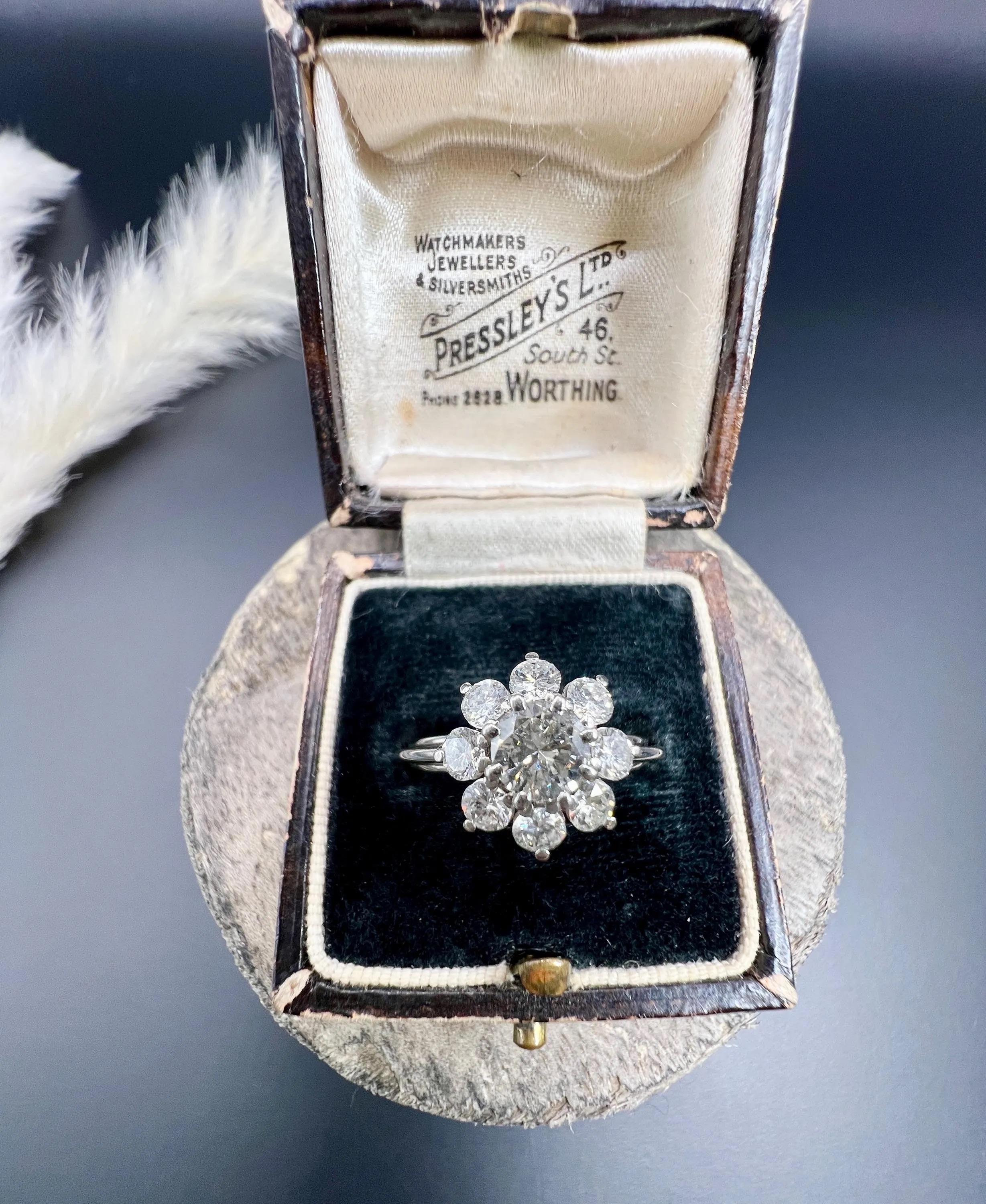 Women's or Men's Vintage Platinum, 1980s 1.50ct Diamond Daisy Cluster Ring, Vintage Engagement Ri For Sale