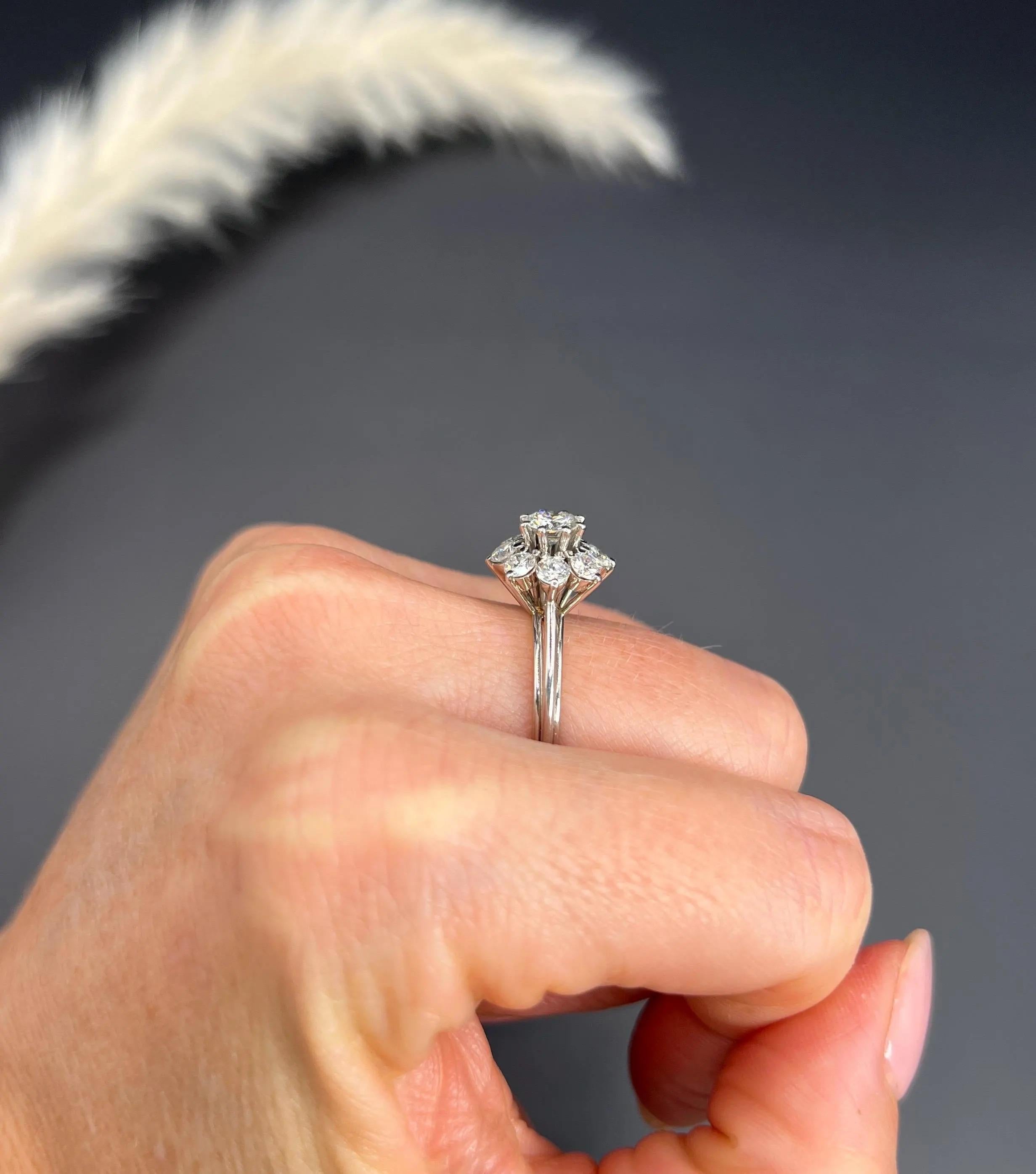 Vintage Platinum, 1980s 1.50ct Diamond Daisy Cluster Ring, Vintage Engagement Ri For Sale 2