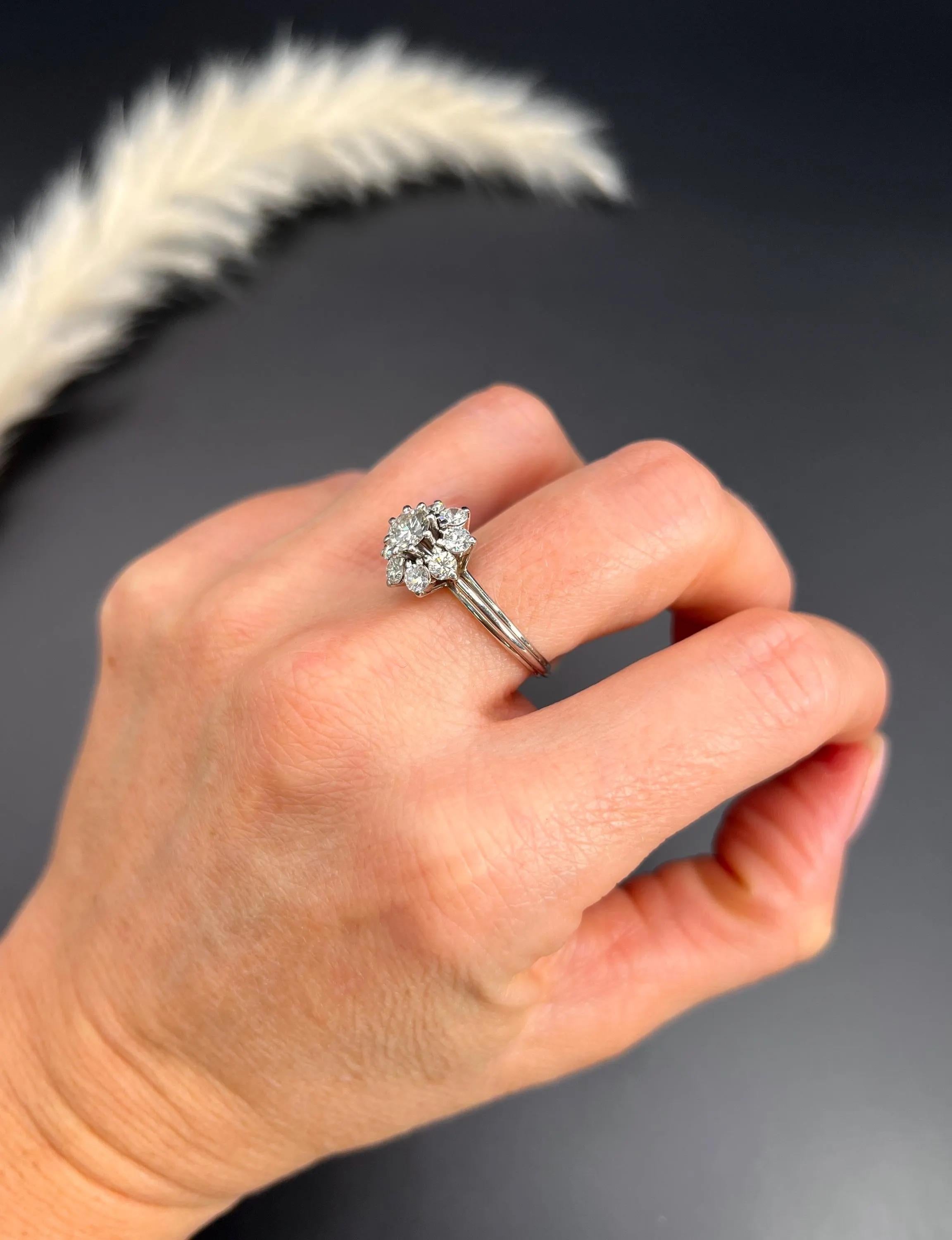 Vintage Platinum, 1980s 1.50ct Diamond Daisy Cluster Ring, Vintage Engagement Ri For Sale 3