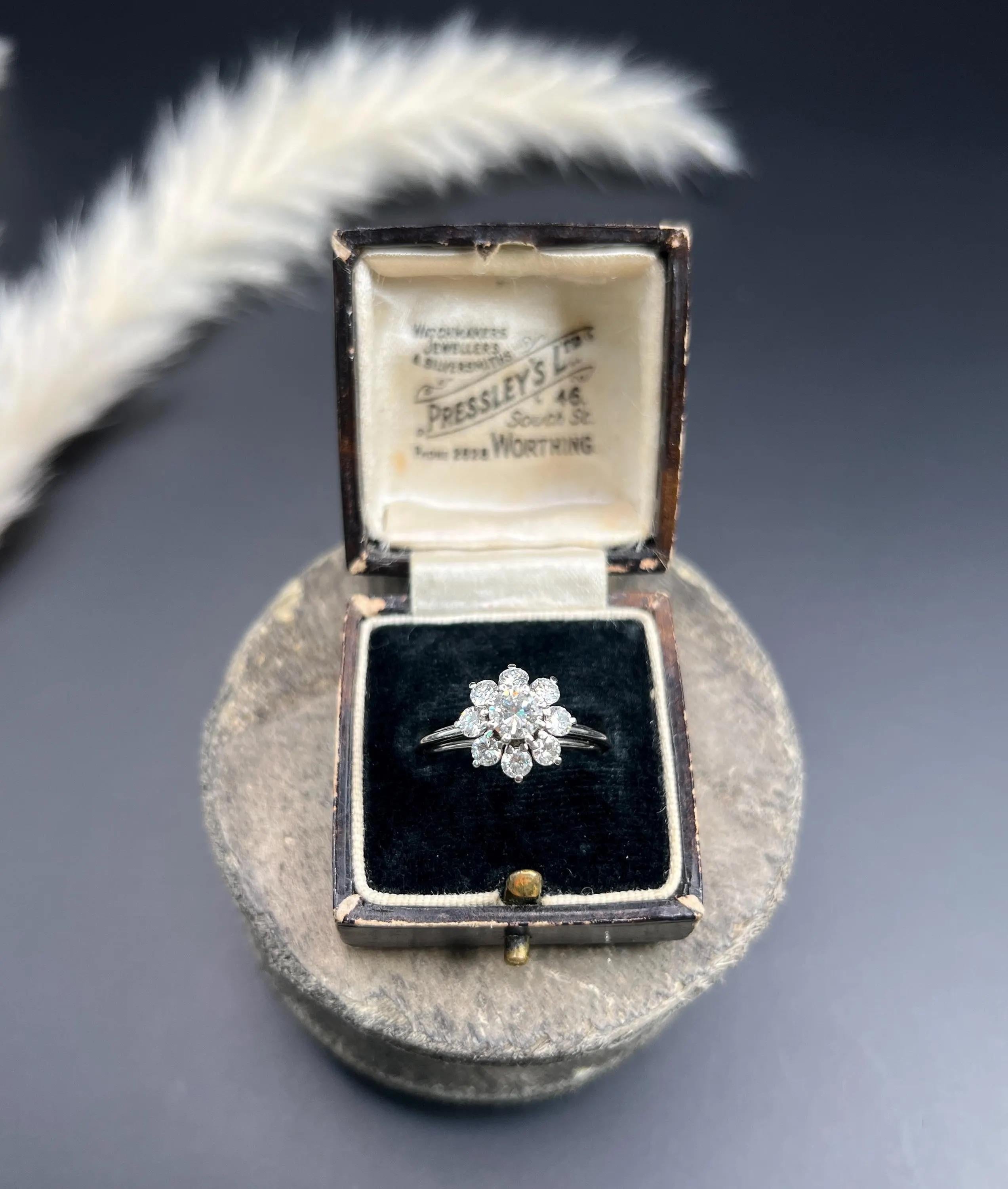 Vintage Platinum, 1980s 1.50ct Diamond Daisy Cluster Ring, Vintage Engagement Ri For Sale 4