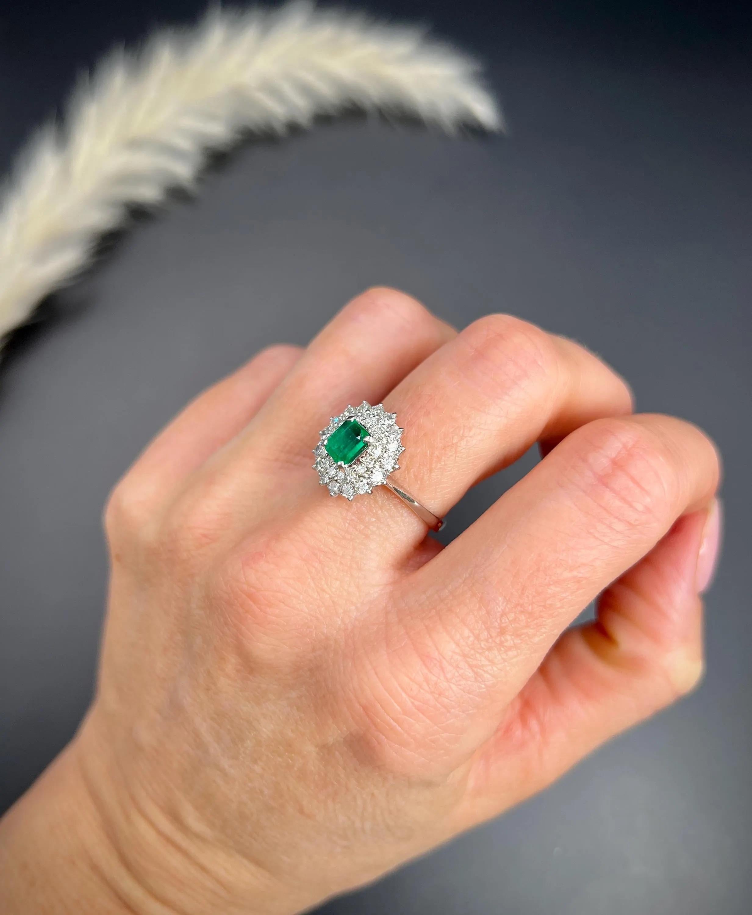 Vintage Platinum 1980s Emerald & Brilliant Cut Diamond Cluster Ring For Sale 5