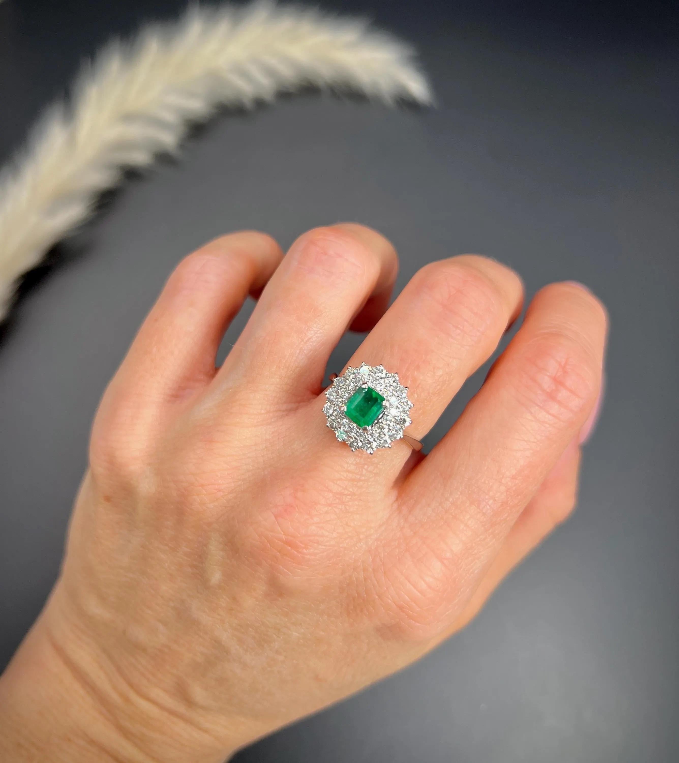 Vintage Platinum 1980s Emerald & Brilliant Cut Diamond Cluster Ring For Sale 4