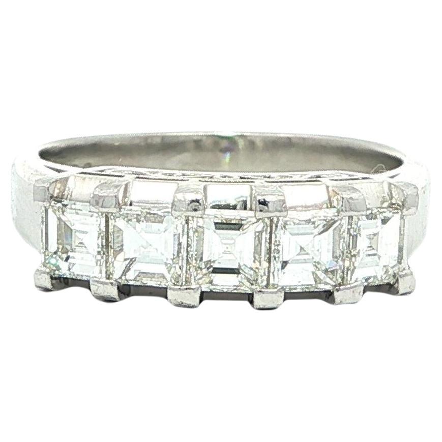 Anello vintage in platino da 1 ctw Carré Square Step Illusion Set con 5 pietre di diamante A. Stone