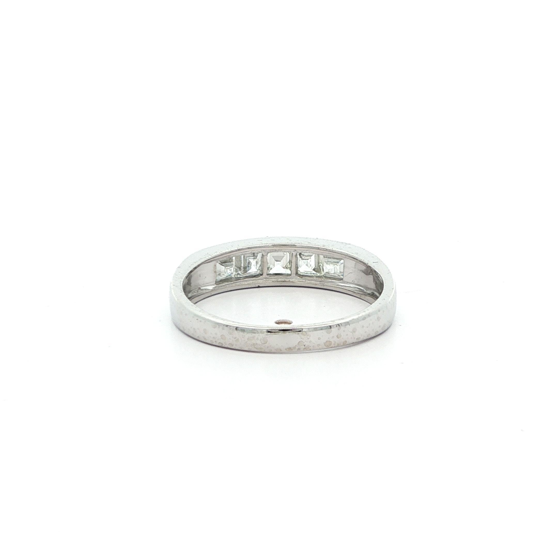 Square Cut Vintage Platinum 1ctw Carré Step Cut VS Diamond Channel 5 Stone Band Ring For Sale