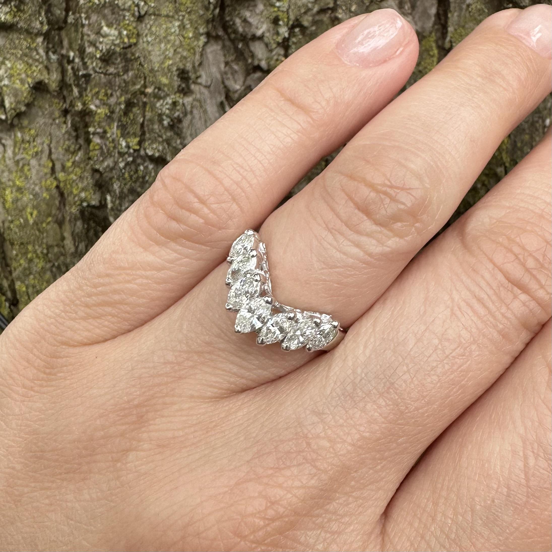 Vintage Platinum 1ctw Marquise Diamond Graduated Pyramid Chevron V Band ...