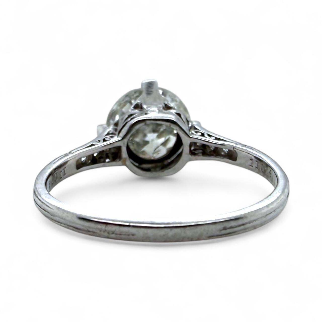 Anello di fidanzamento vintage in platino da 2 carati con diamante vecchio taglio europeo in vendita 4