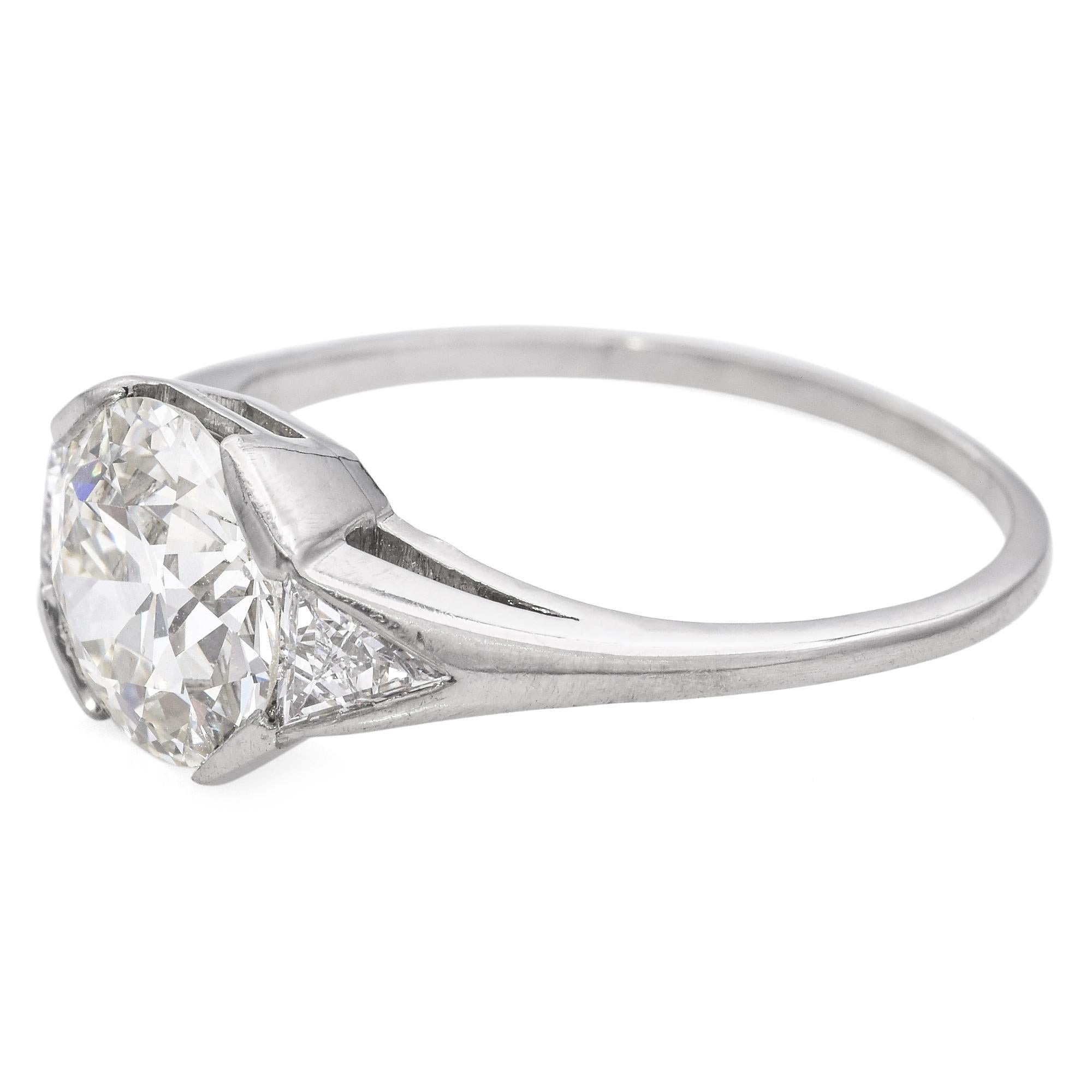 Verlobungsring, Vintage Platin 2,03 TCW Old Euro Cut Diamant & Trillion Verlobungsring GIA im Zustand „Gut“ in New York, NY