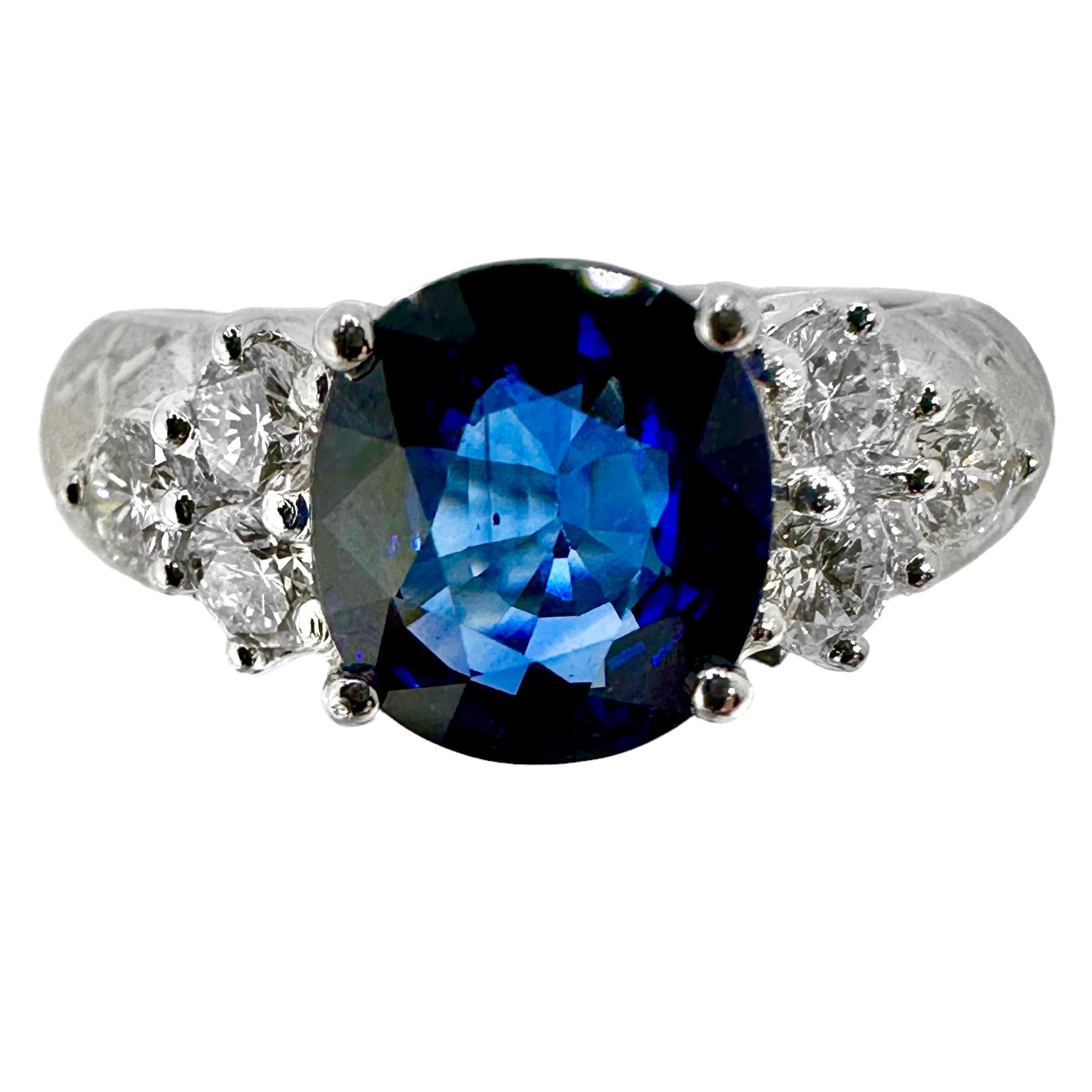 Platinring mit blauem Saphir und Diamant in ovaler Form, 2,33 Karat (Moderne) im Angebot